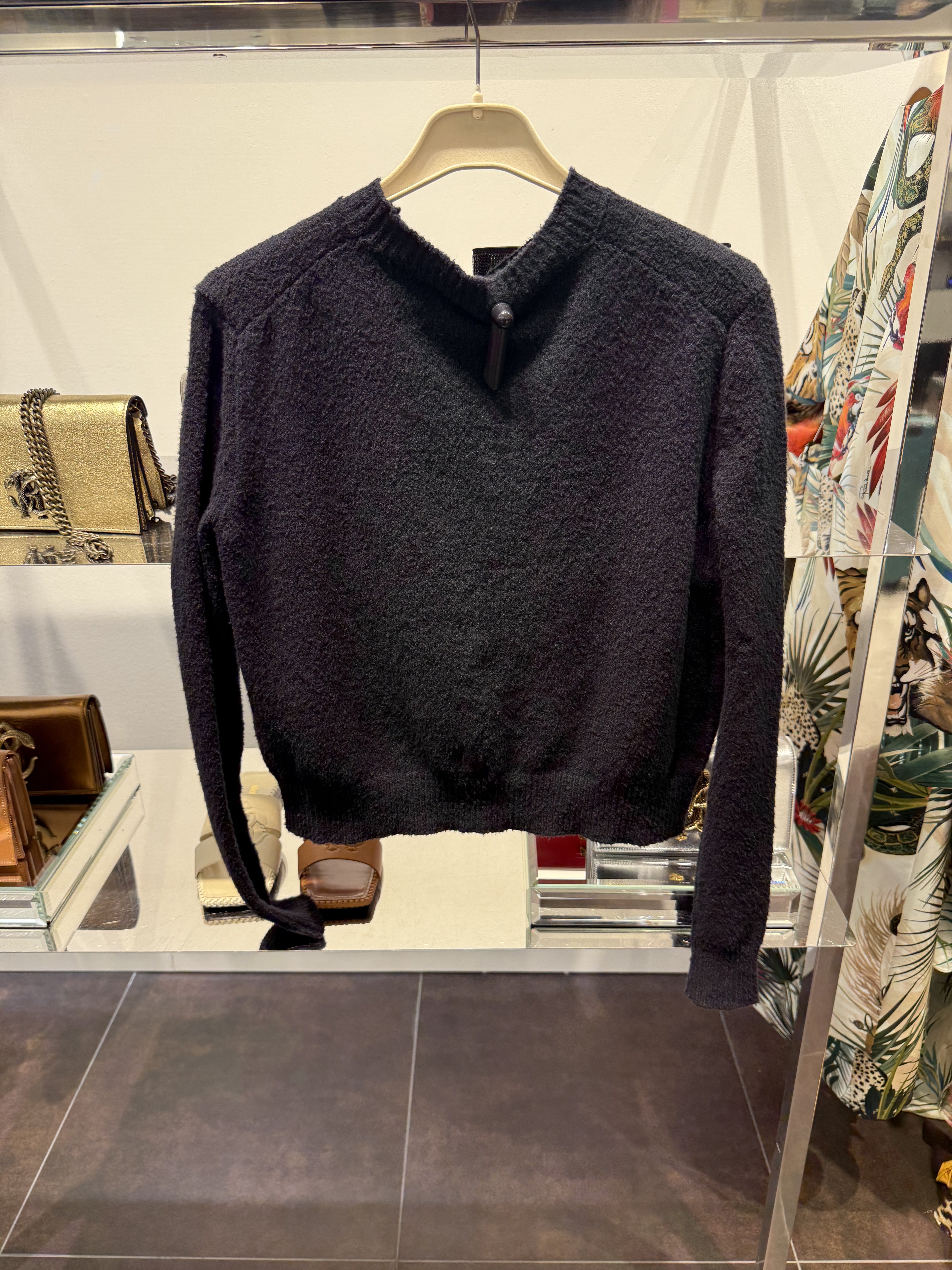 Schwarzer Pullover mit Herz-Logo von Roberto Cavalli