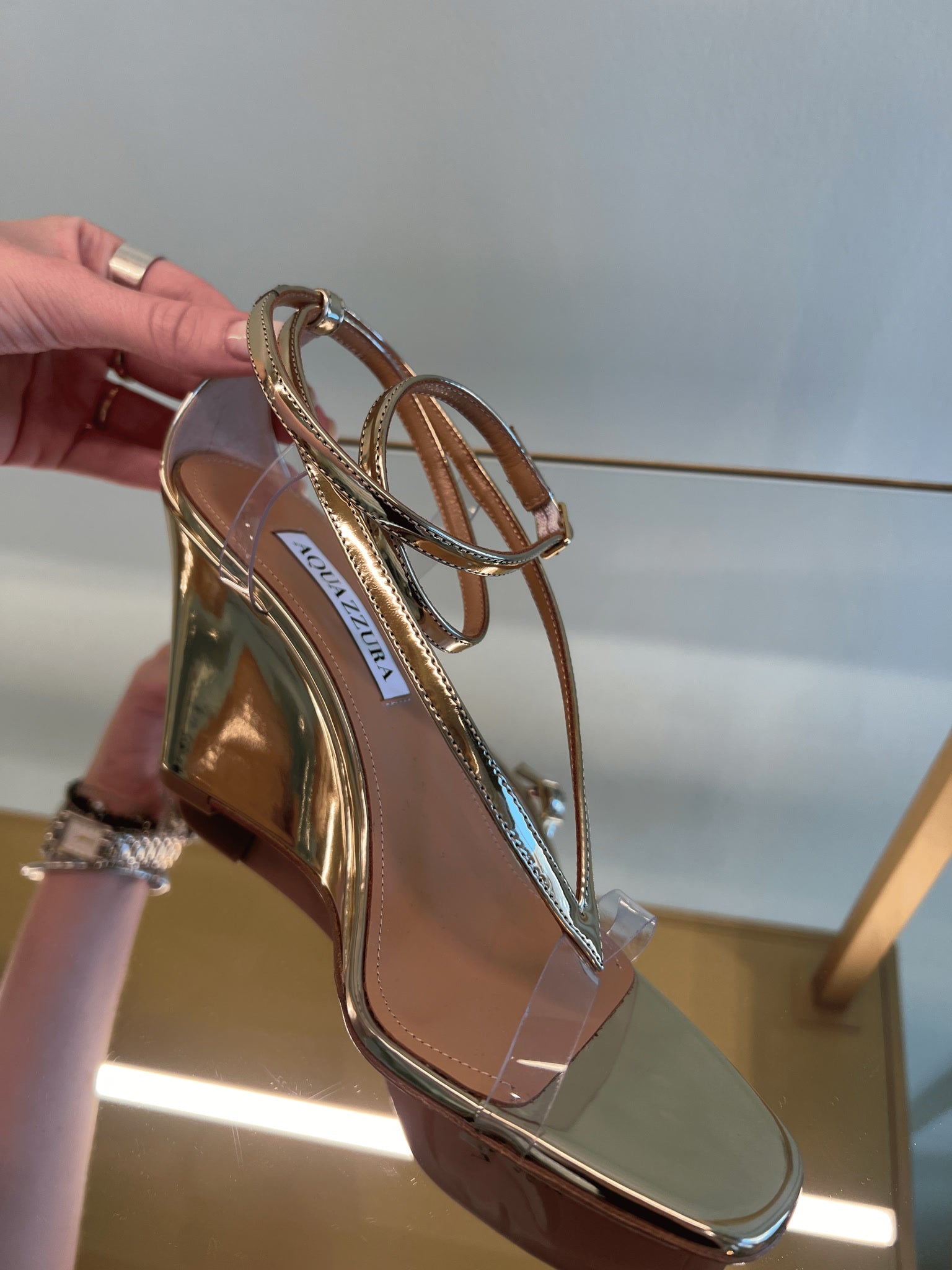 Aquazzura Damskie sandały złote skórzaneAquazzura