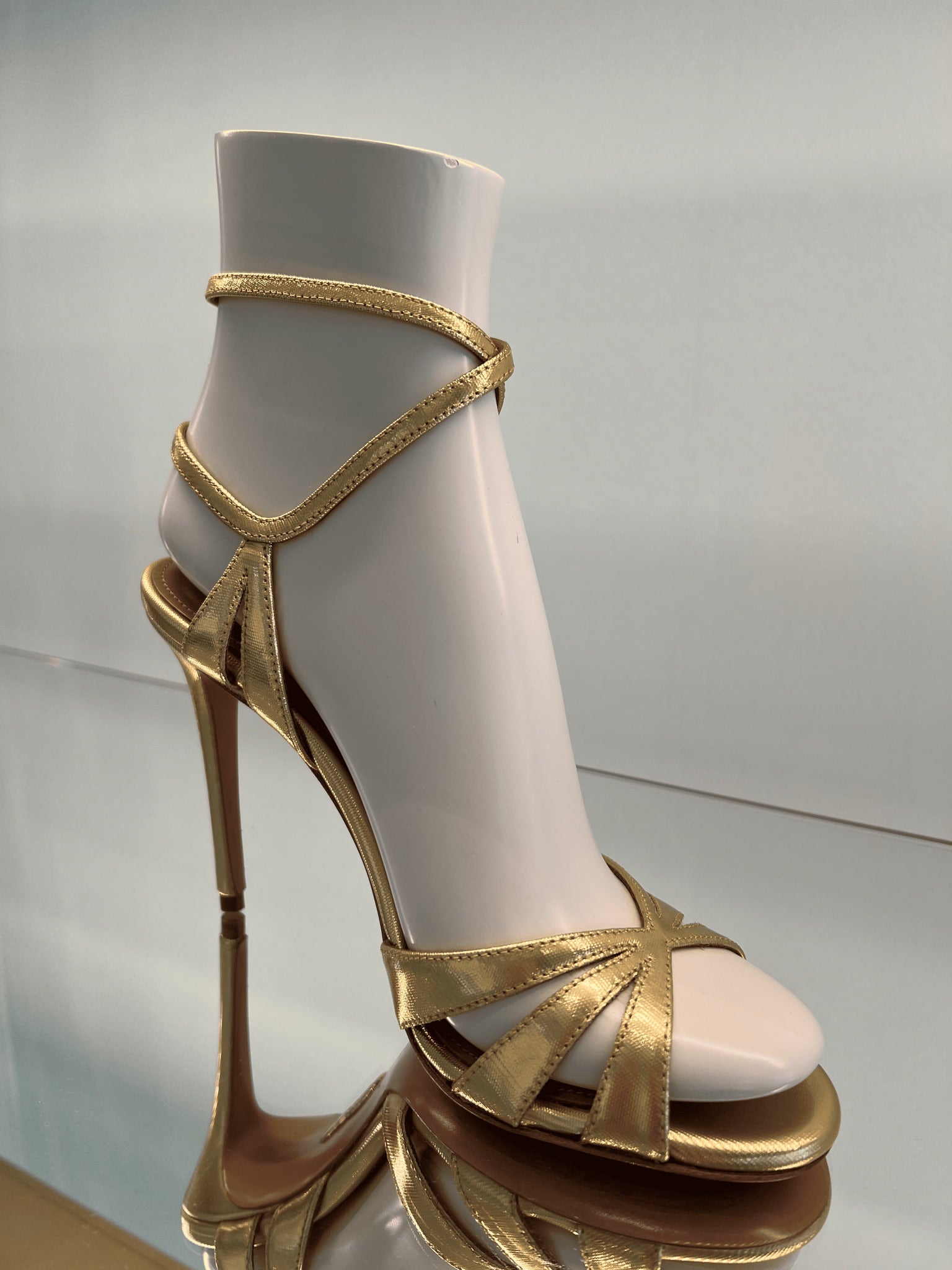 Aquazzura Damskie szpilki złote skóraAquazzura