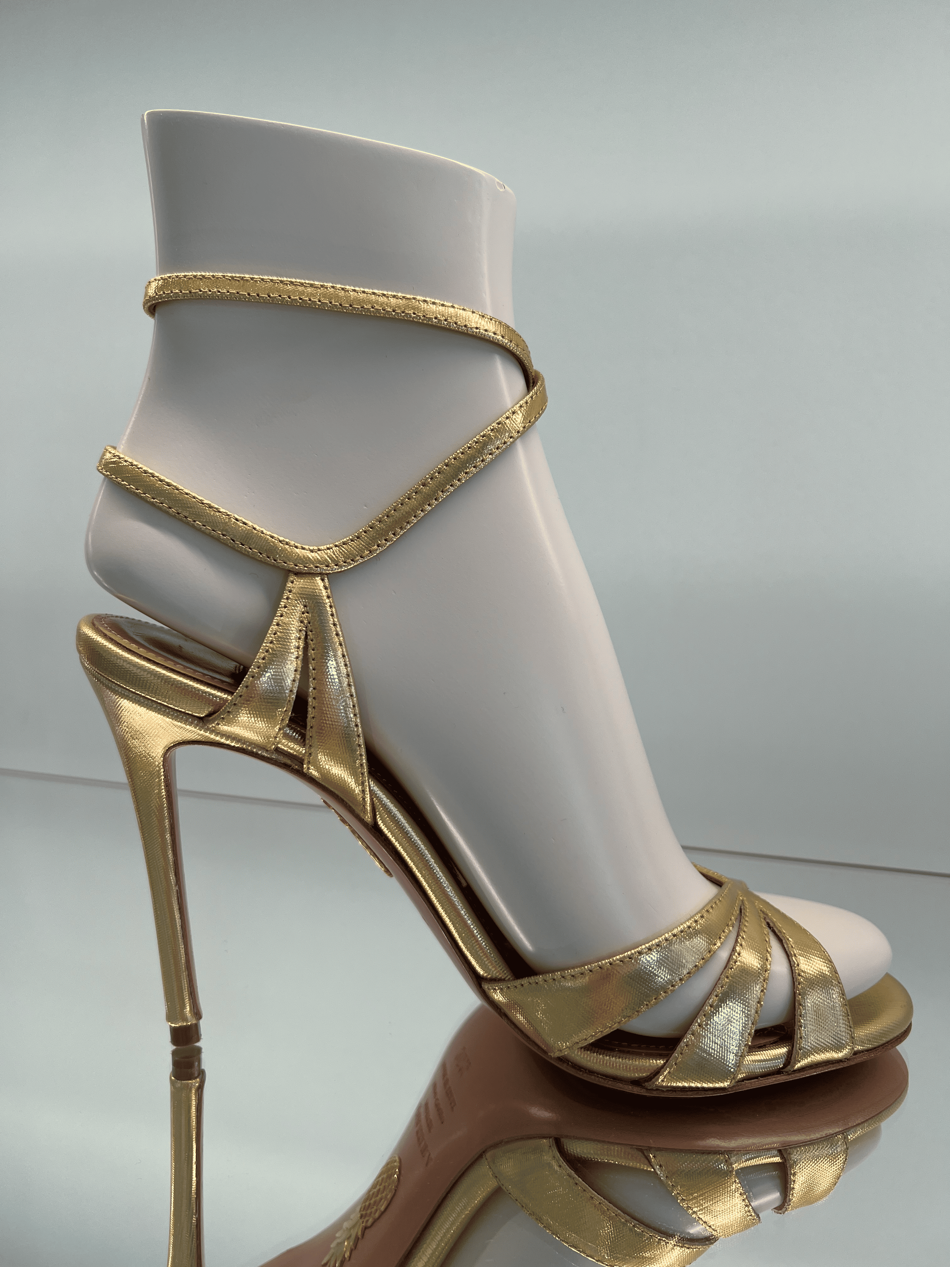 Aquazzura Damskie szpilki złote skóraAquazzura