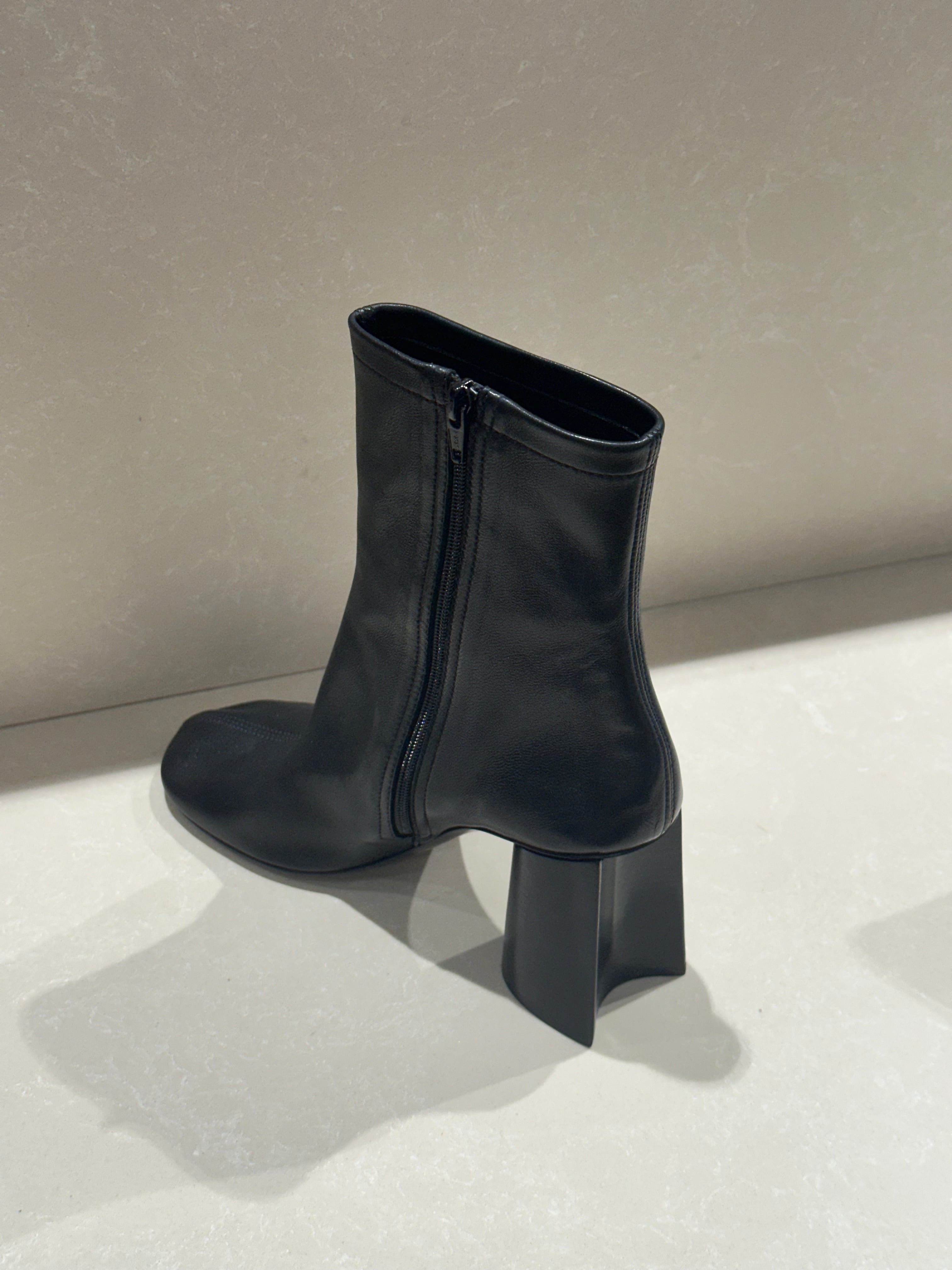 Balenciaga ankle boots blackBalenciaga