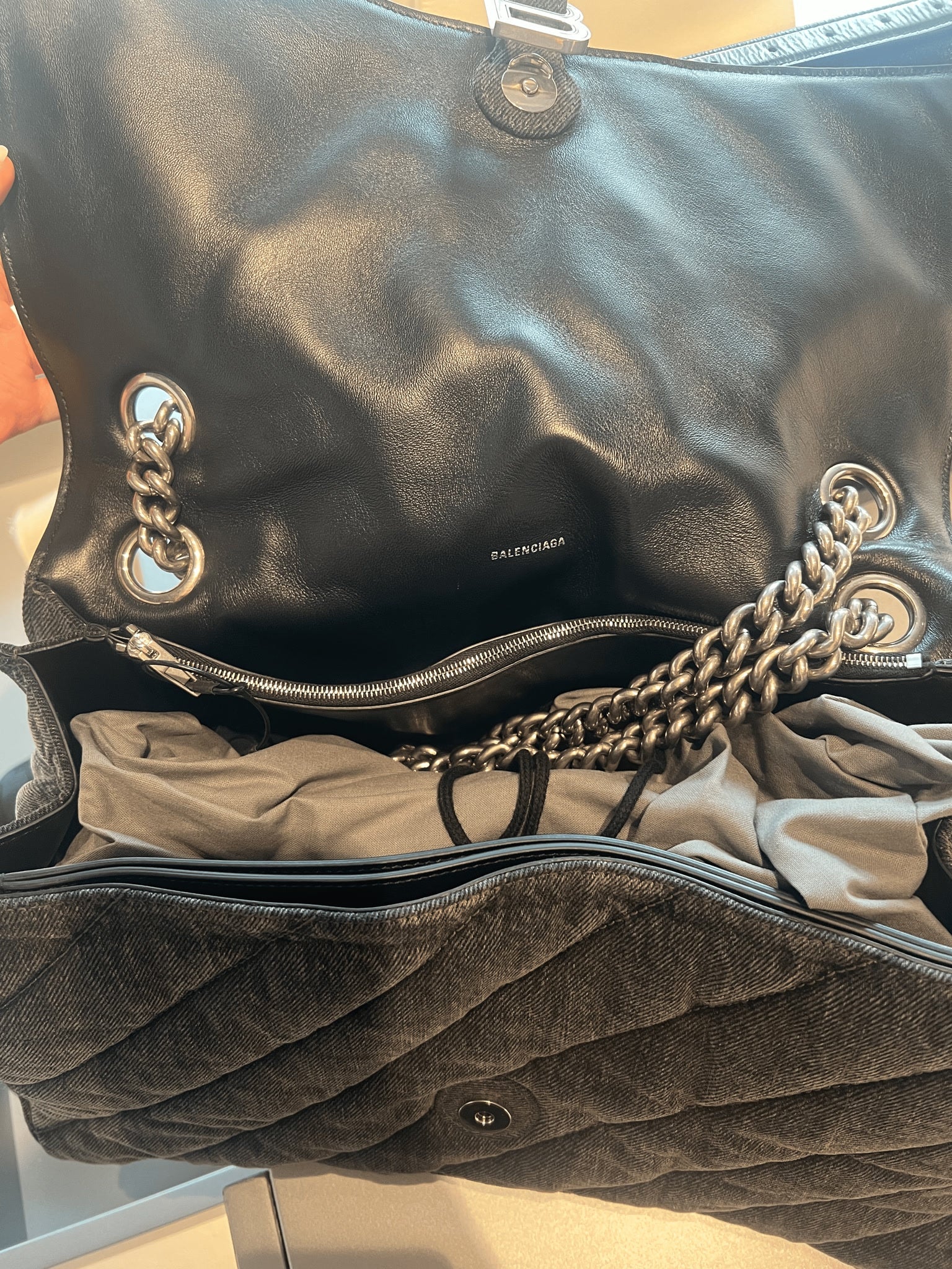 Balenciaga Damska torebka Crush Chain czarnaBalenciaga