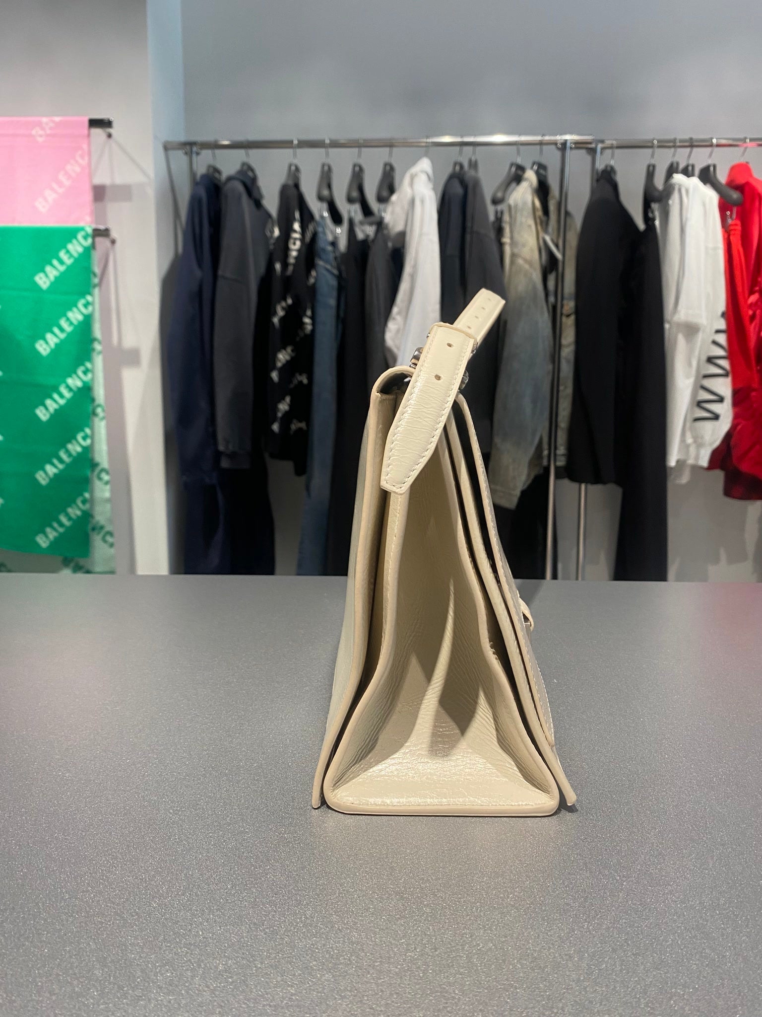 Balenciaga Damska torebka Crush Sling EcruBalenciaga