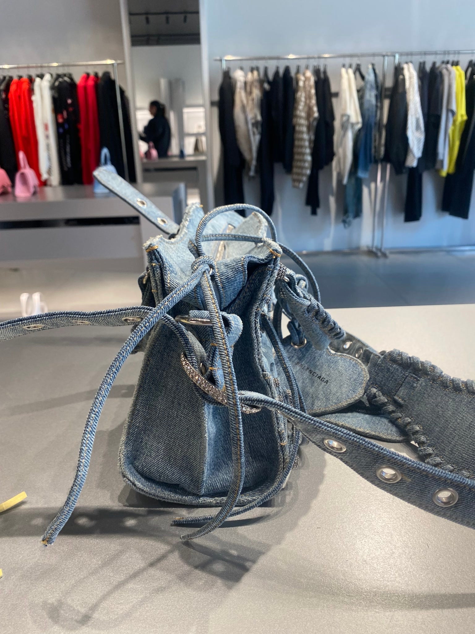 Balenciaga Damska torebka denim niebieska Neo Cagole XSBalenciaga