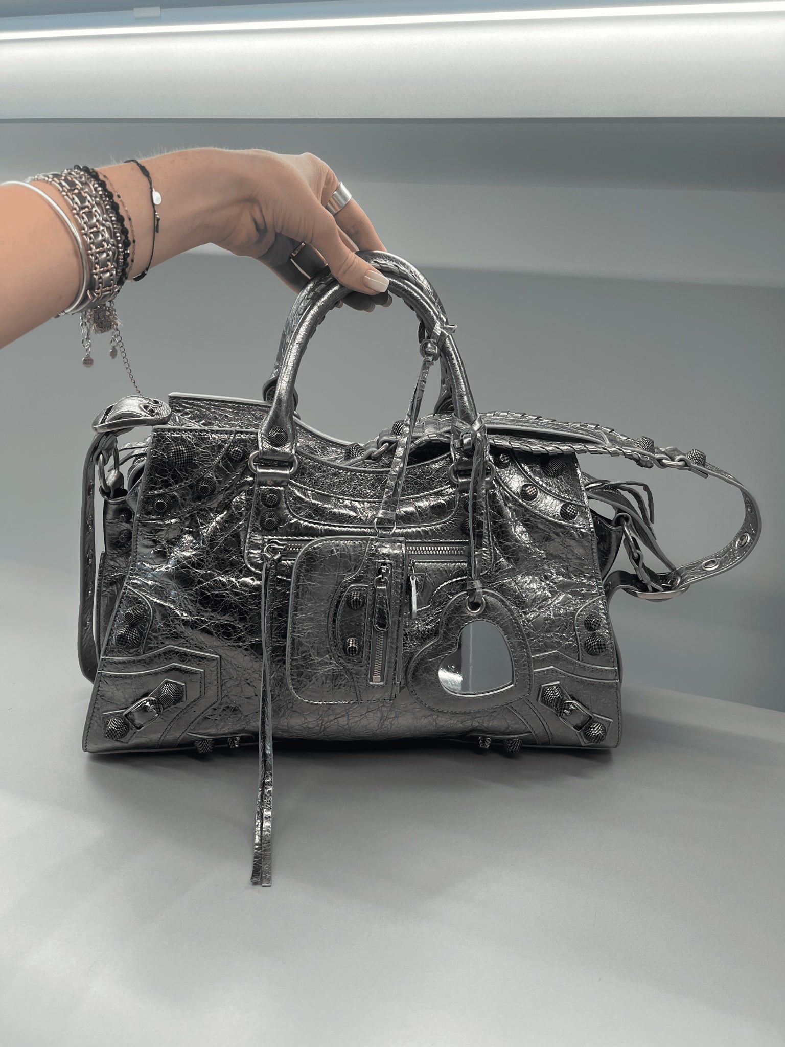 Balenciaga Damska torebka metalizowana srebrnaBalenciaga