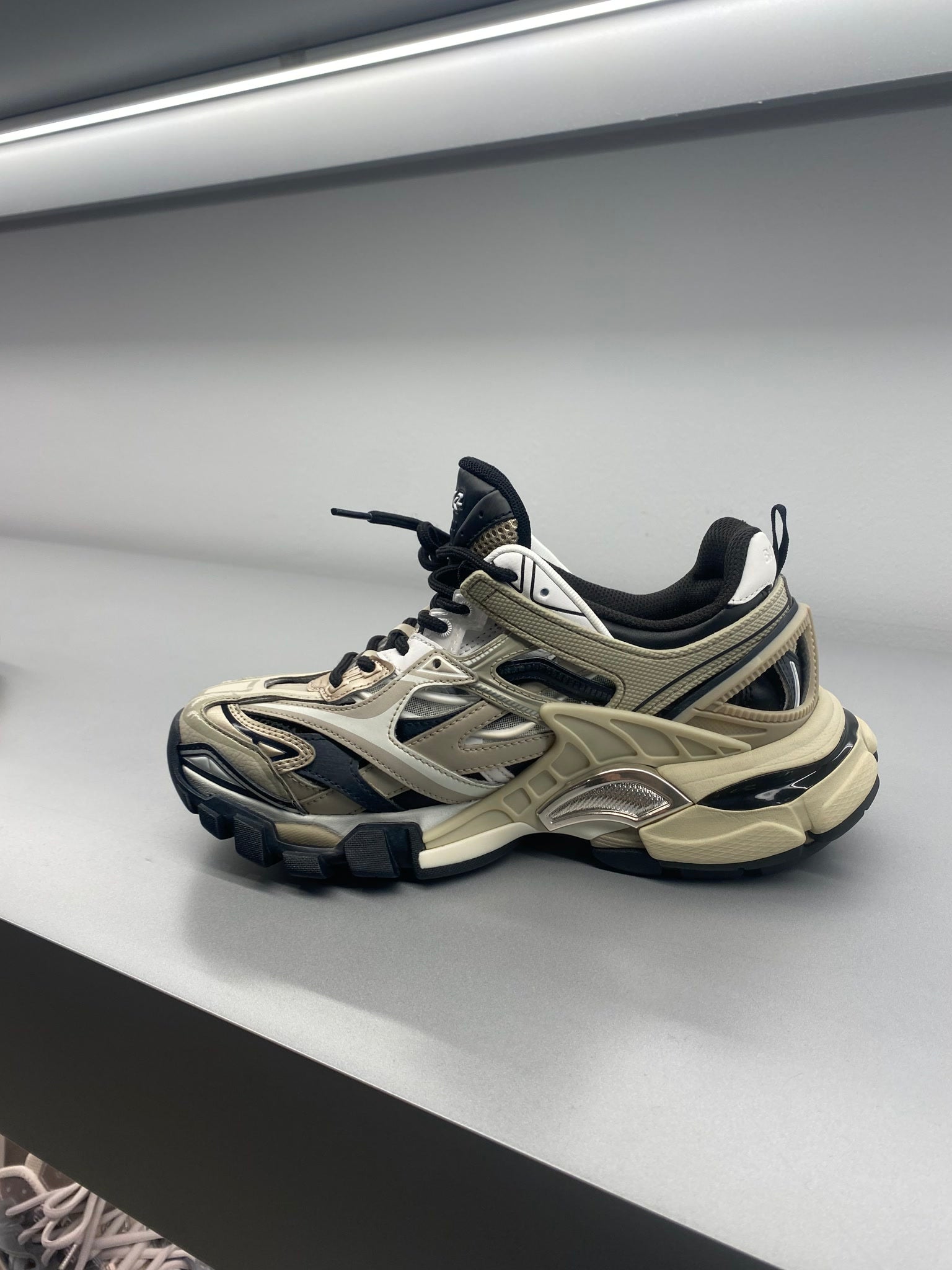 Balenciaga Damskie sneakersy kremoweBalenciaga