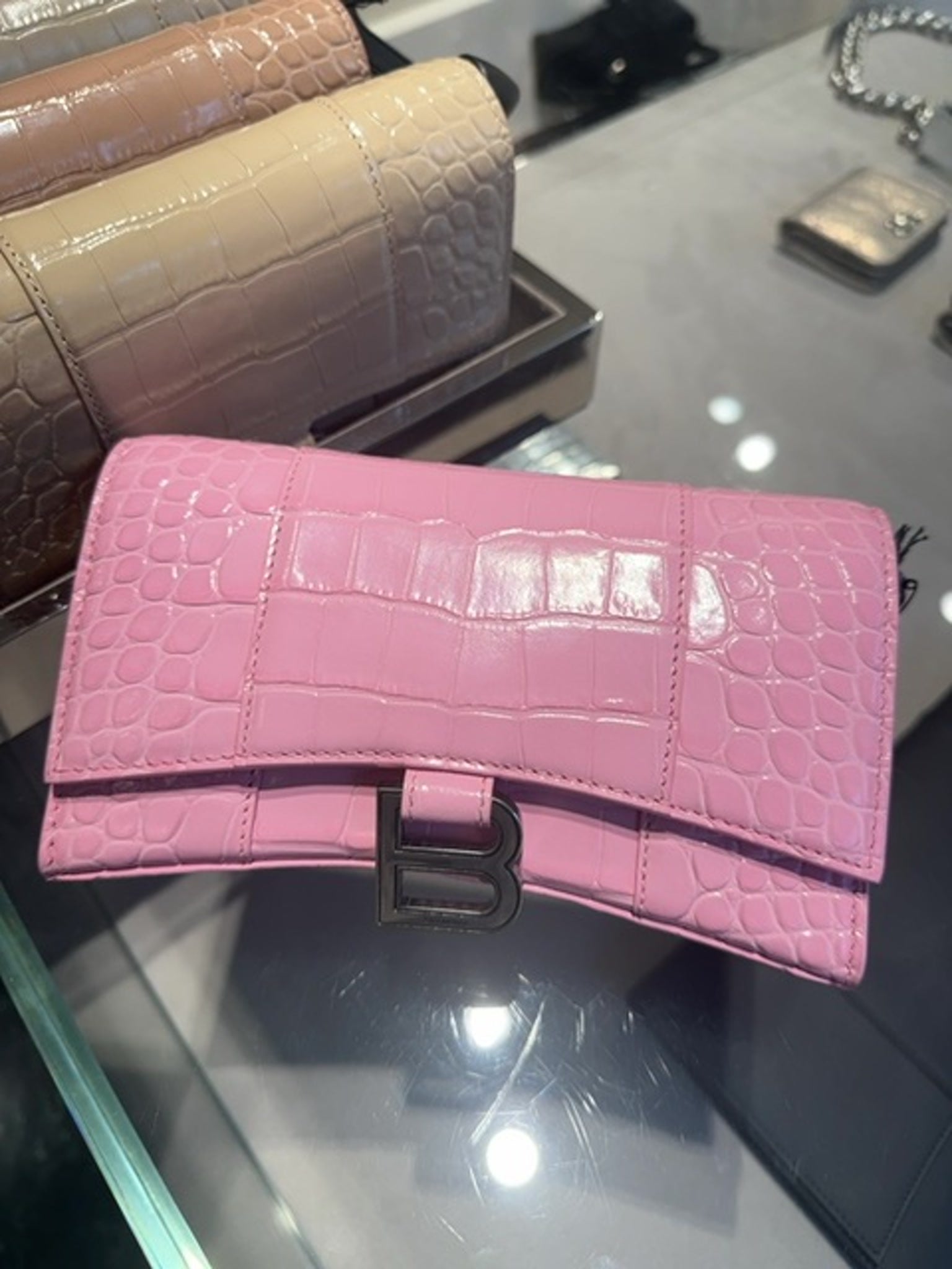 Balenciaga Hour Wallet O/ChainBalenciaga