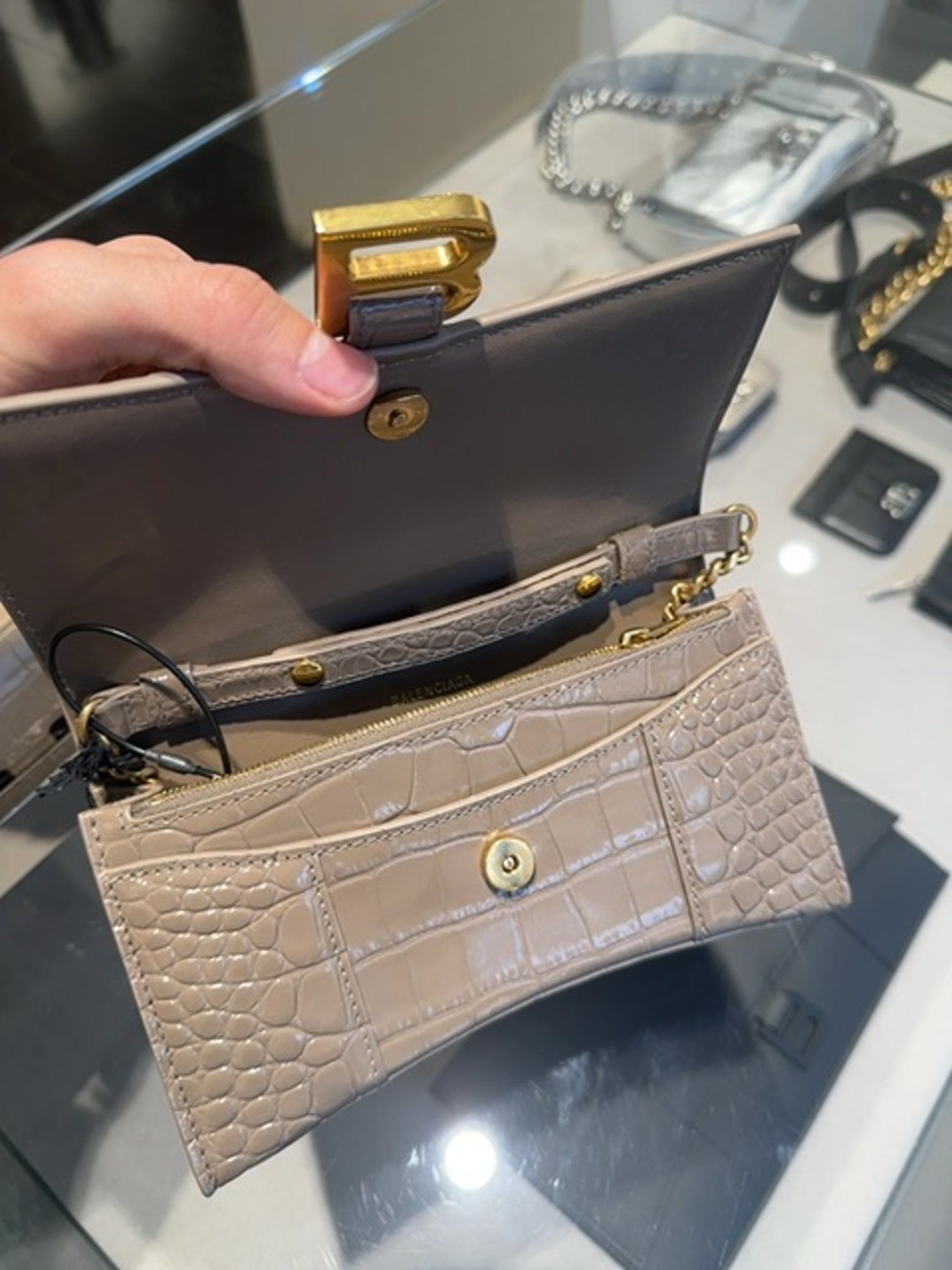 Balenciaga Hourglass Wallet On Chain 1212Balenciaga