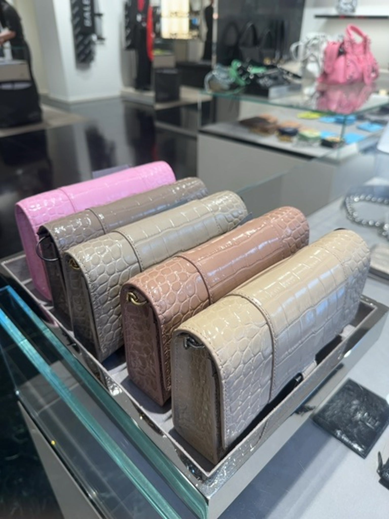 Balenciaga Hourglass Wallet W/C Shiny Embossed Croc Calf AS Warm BeigeBalenciaga