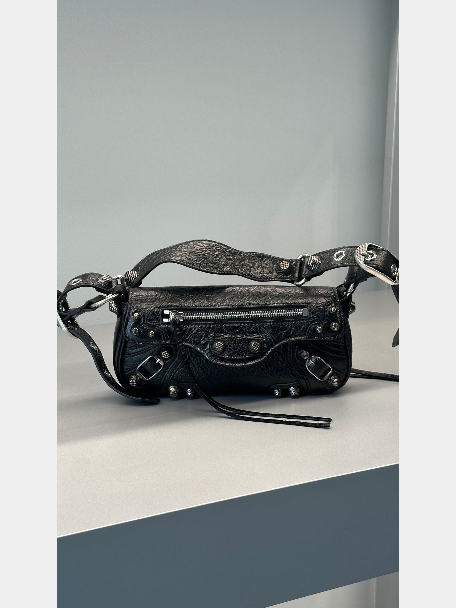 Balenciaga Le Cagole Sling BagBalenciaga