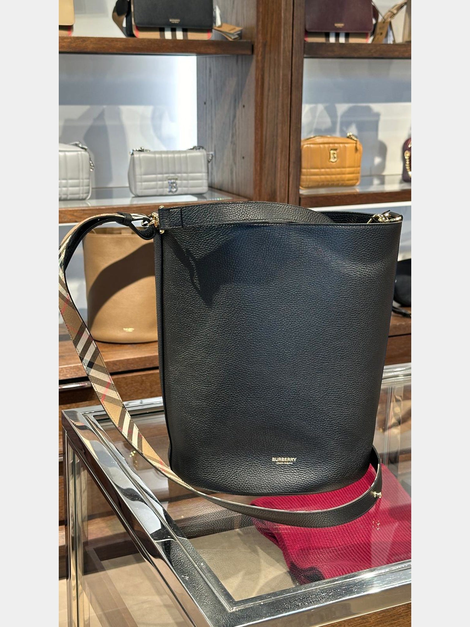 Burberry All Md Bucket LglBurberry