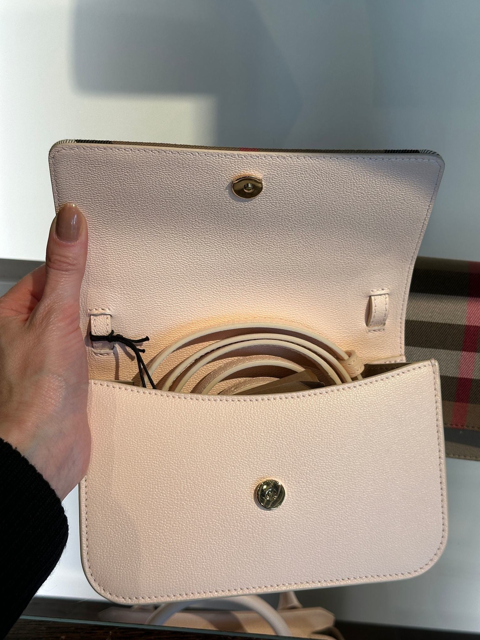 Burberry Madison Pale CameoBurberry