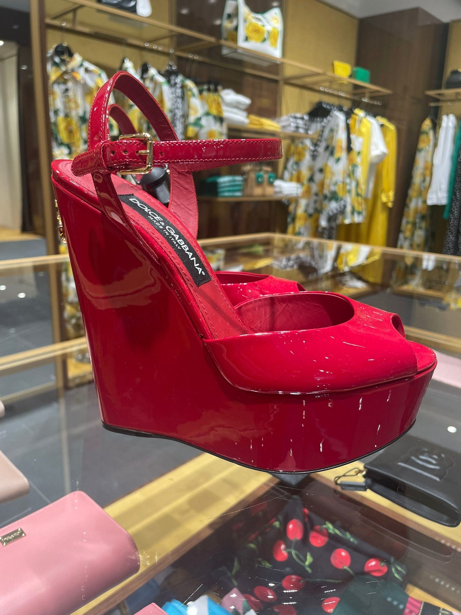 Dolce & Gabbana Damskie sandały czerwone skórzaneDolce & Gabbana