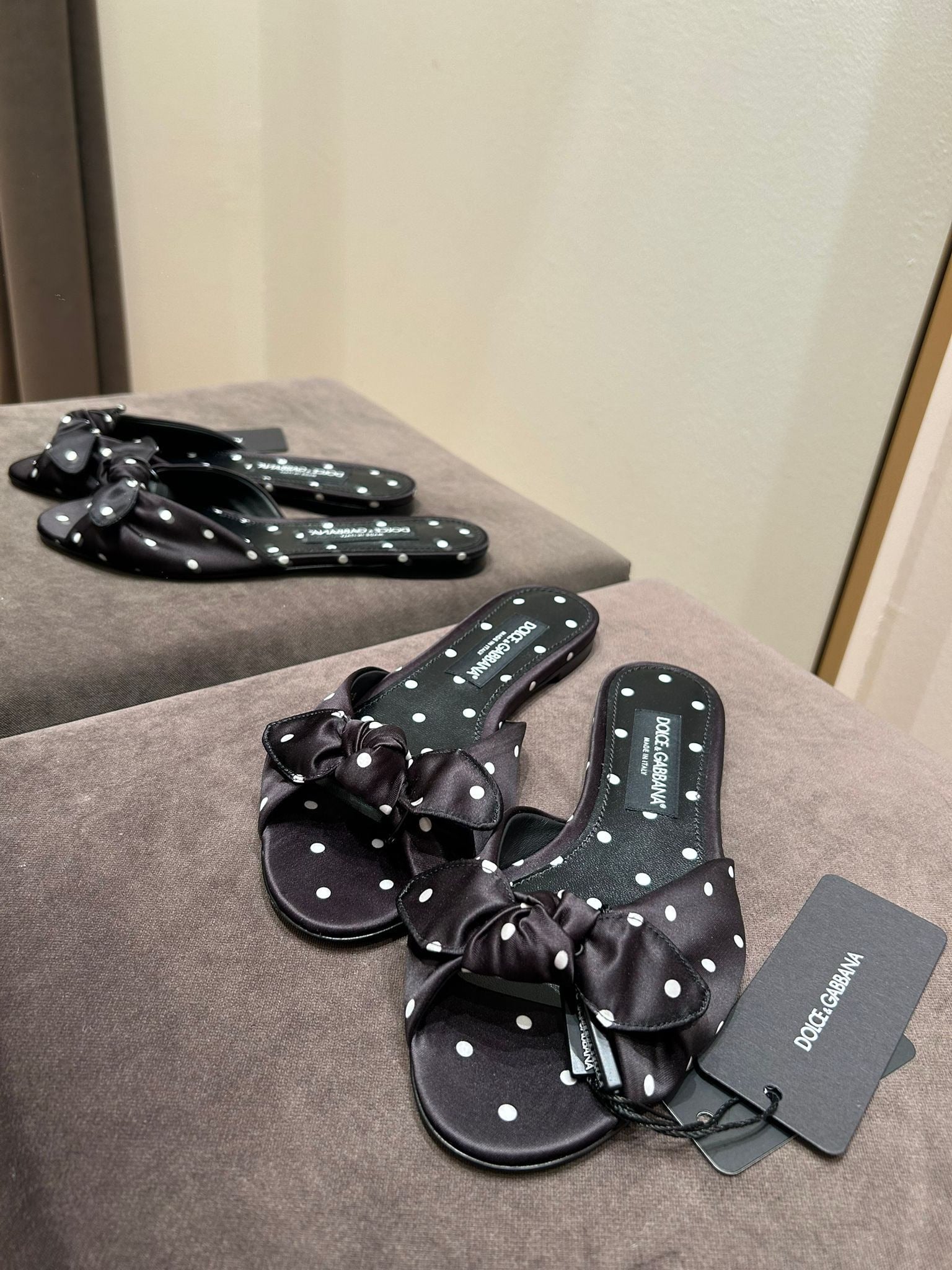 Dolce & Gabbana Klapki Damskie Czarne Polka DotsDolce & Gabbana