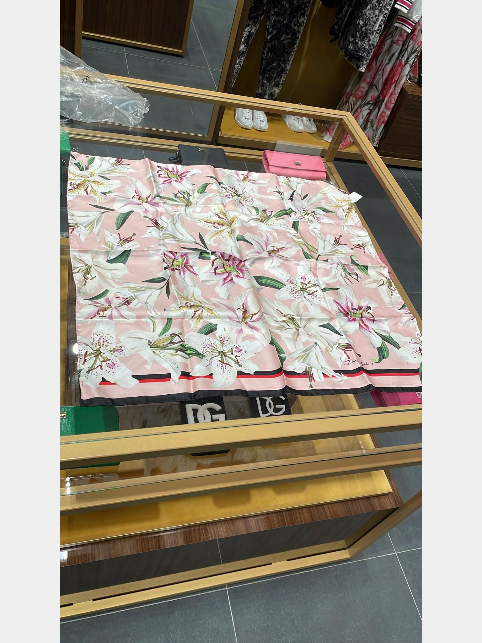 Dolce & Gabbana Rosa ScarveDolce & Gabbana