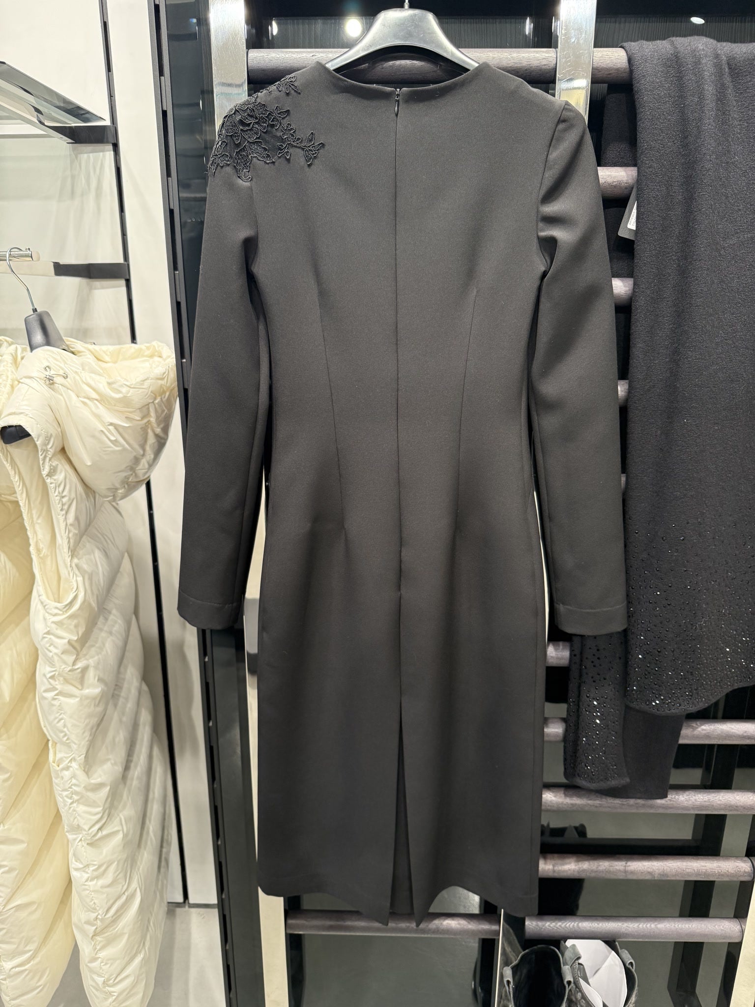 Ermanno Scervino Embroidered Black DressErmanno Scervino