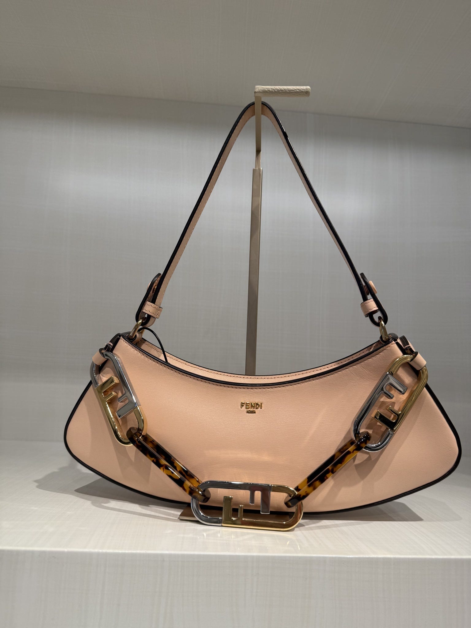 Fendi O'lock Swing Shoulder Bag In PinkFendi