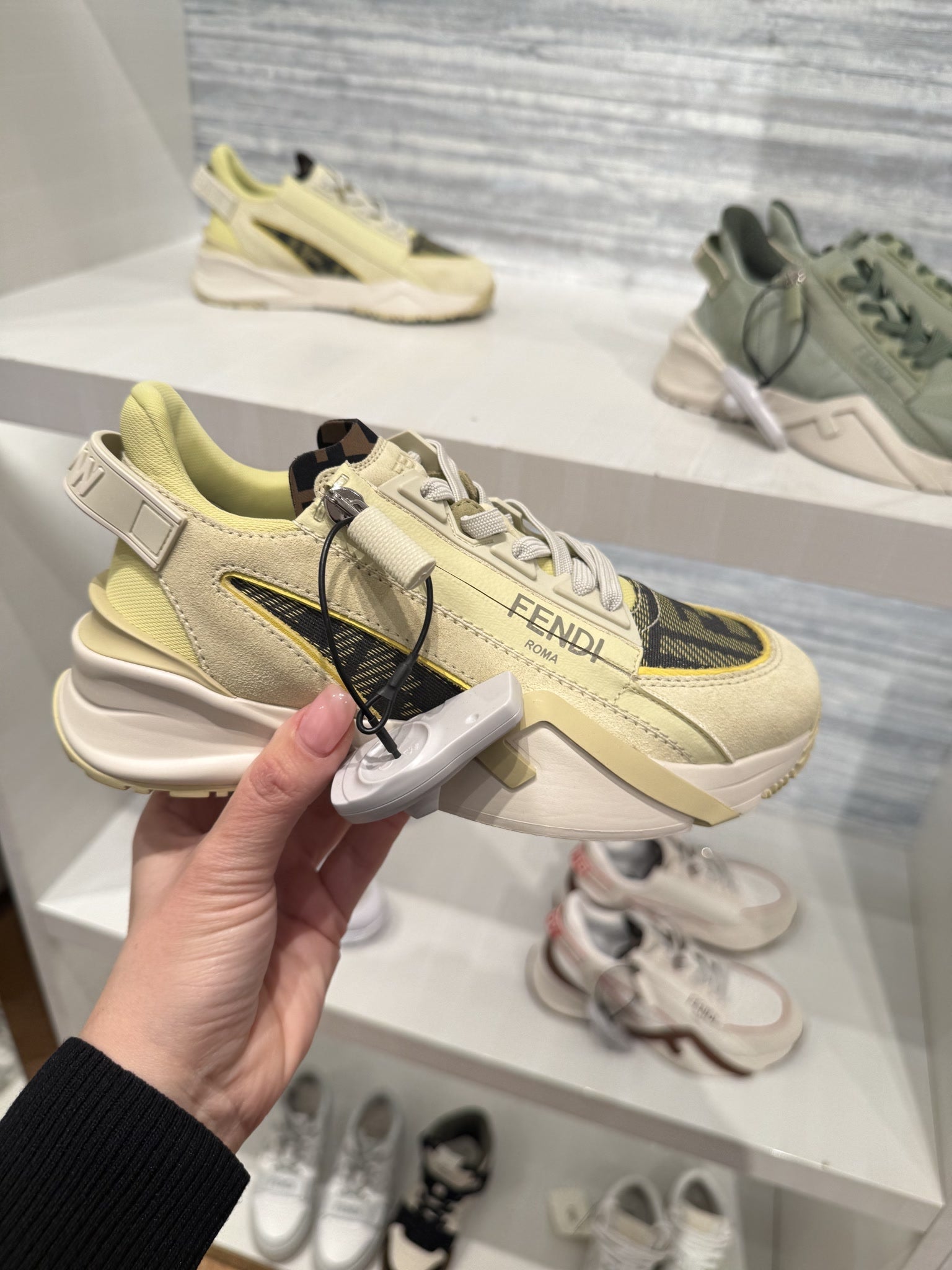 Fendi Sneakers Flow Donna CamoscioFendi