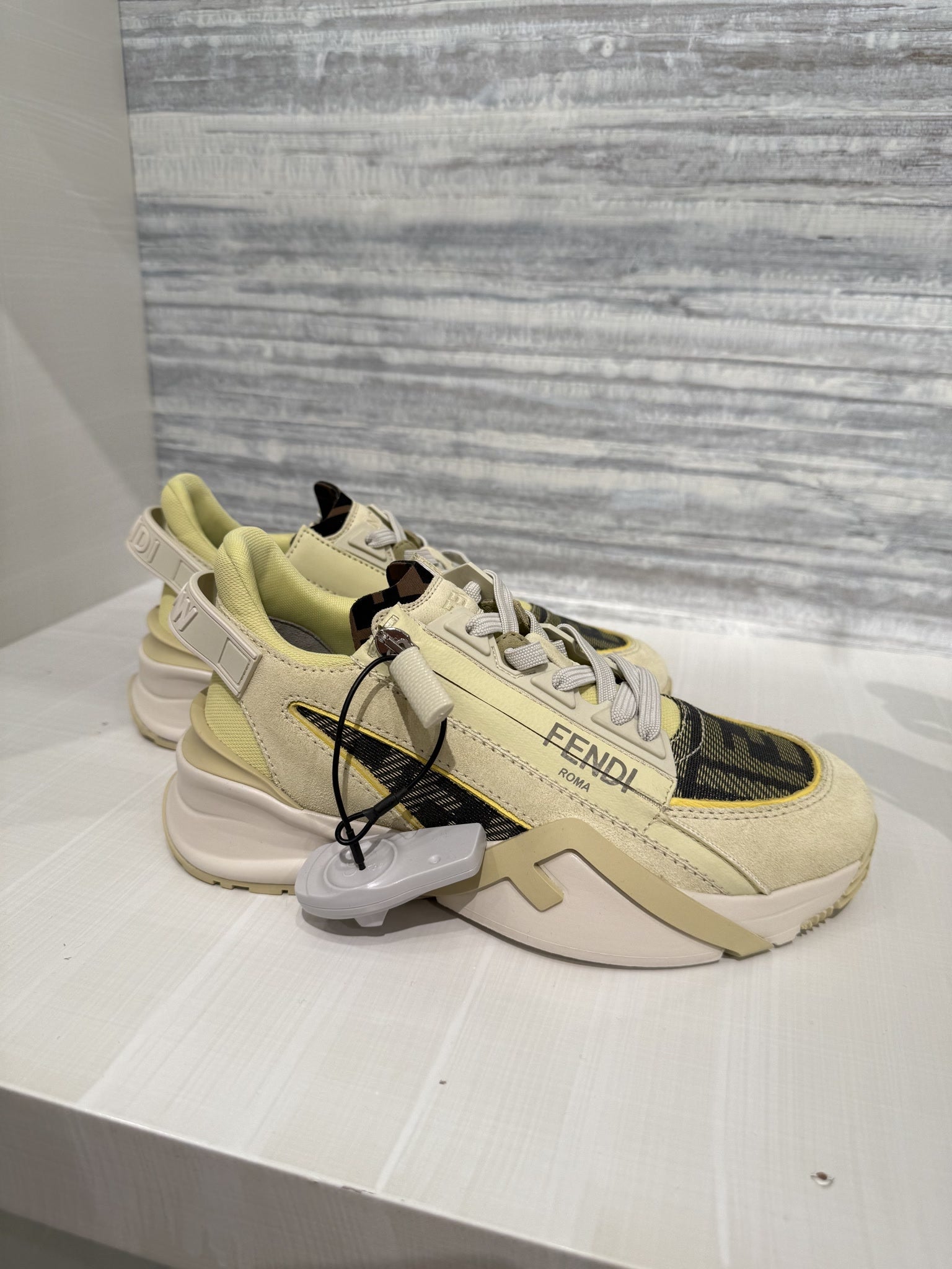 Fendi Sneakers Flow Donna CamoscioFendi