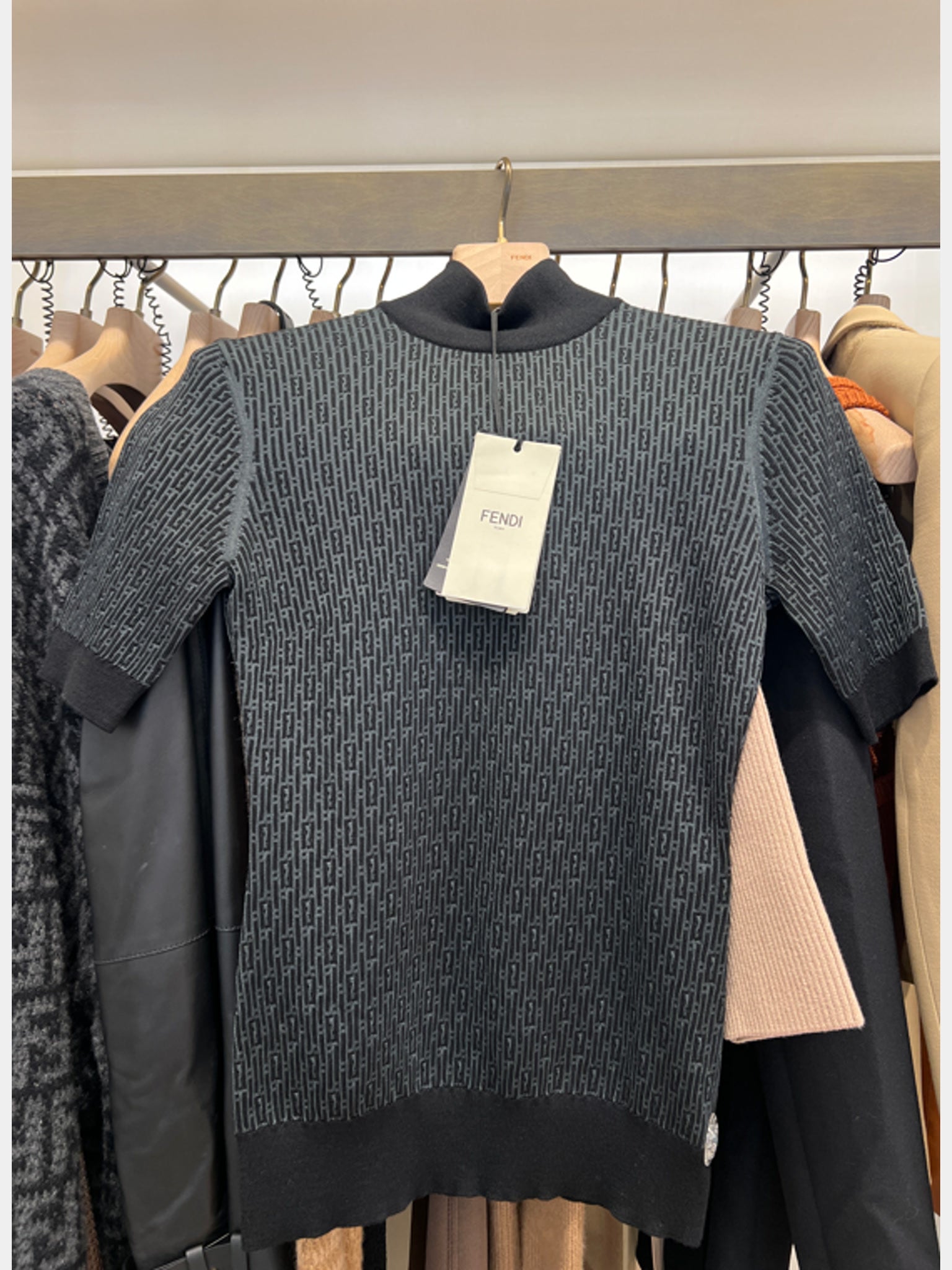 Fendi sweter czarnyFendi