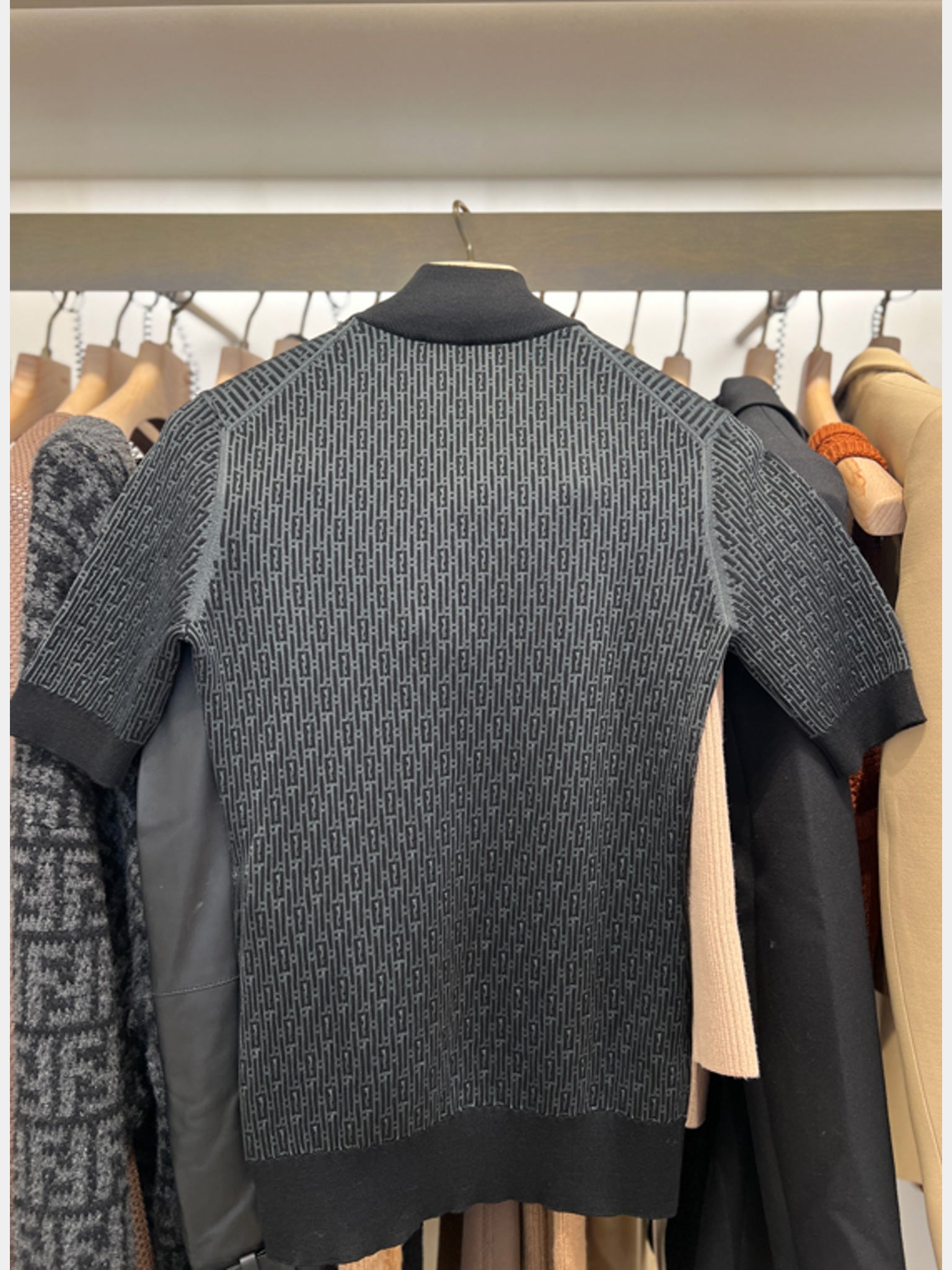 Fendi sweter czarnyFendi