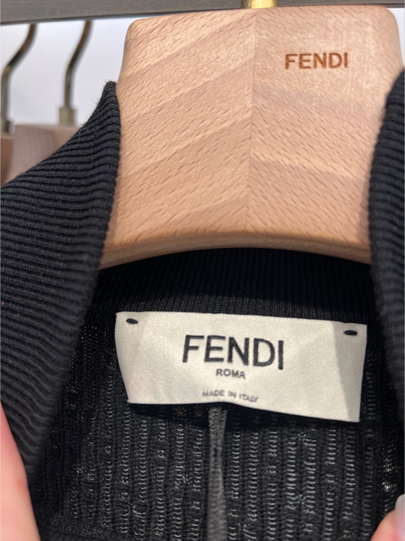 Fendi sweter czarnyFendi