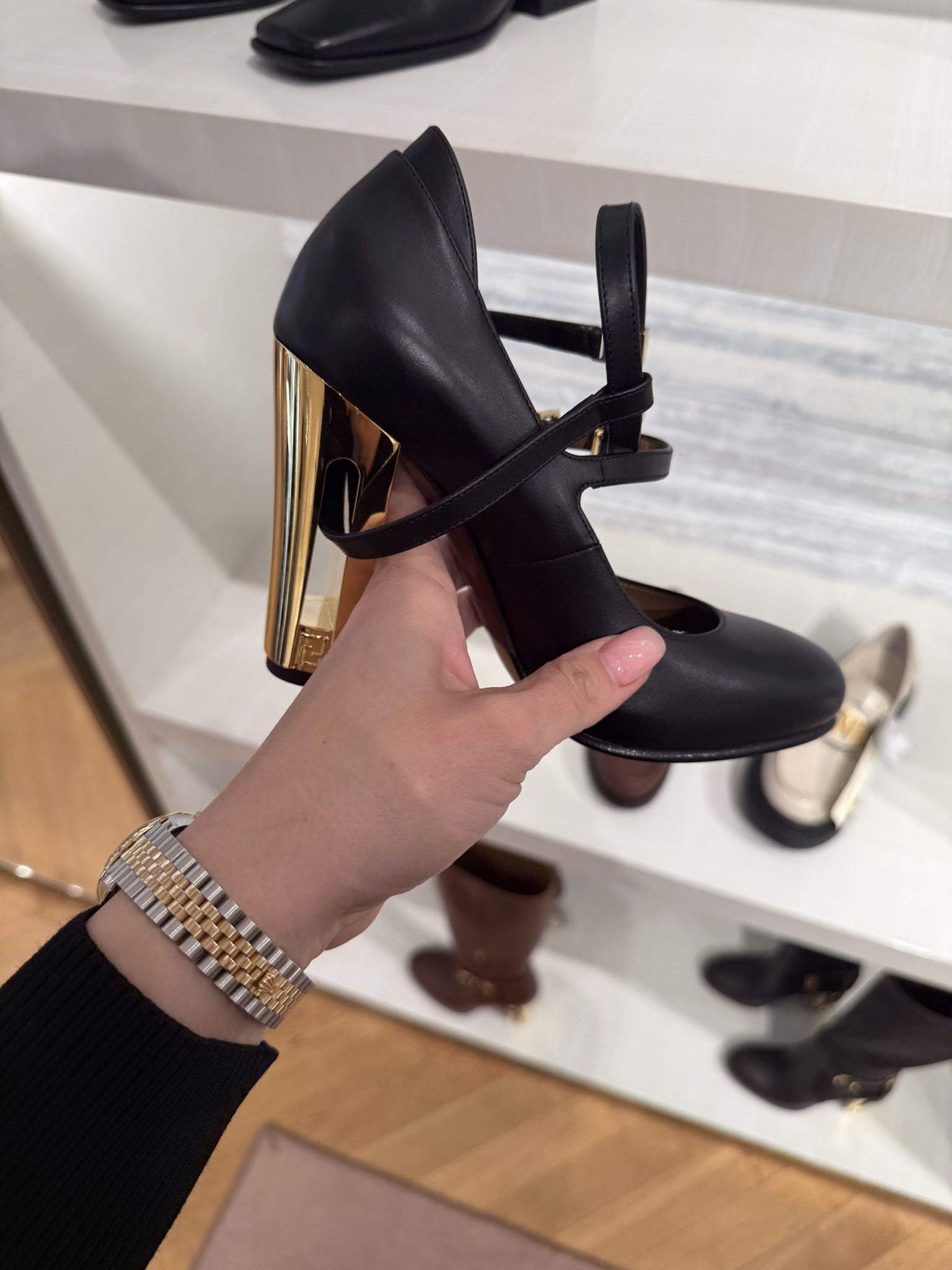 Fendi Vitello Delfina High Heel PumpsFendi