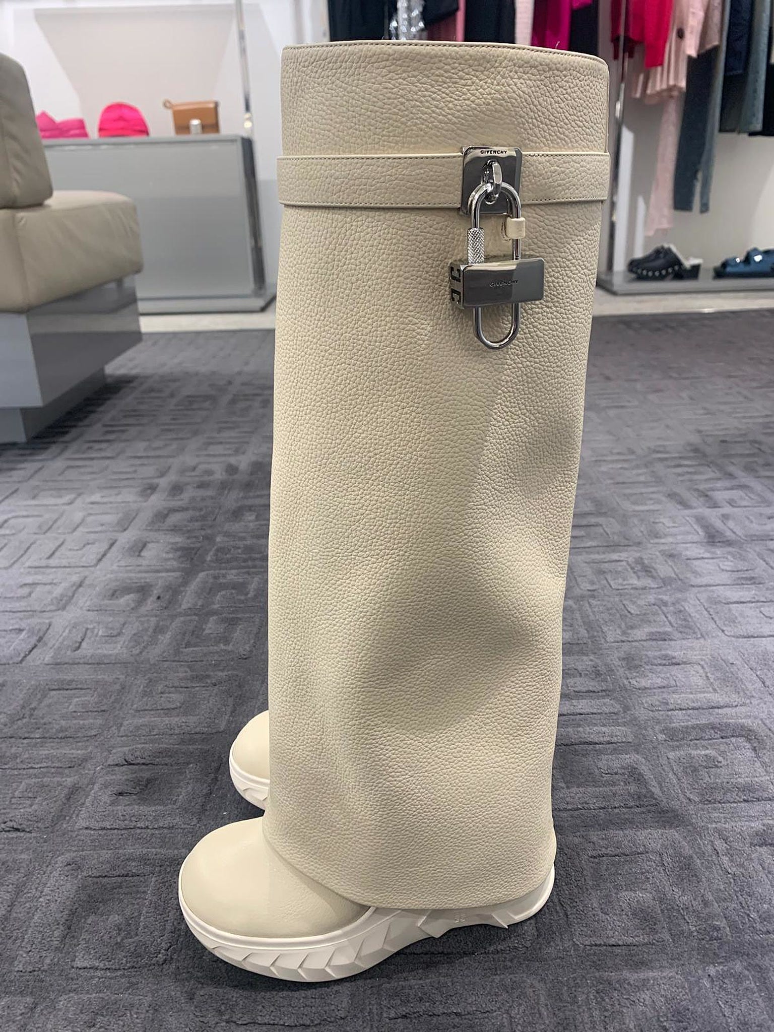 Givenchy BE7022E1AZ BootsGivenchy