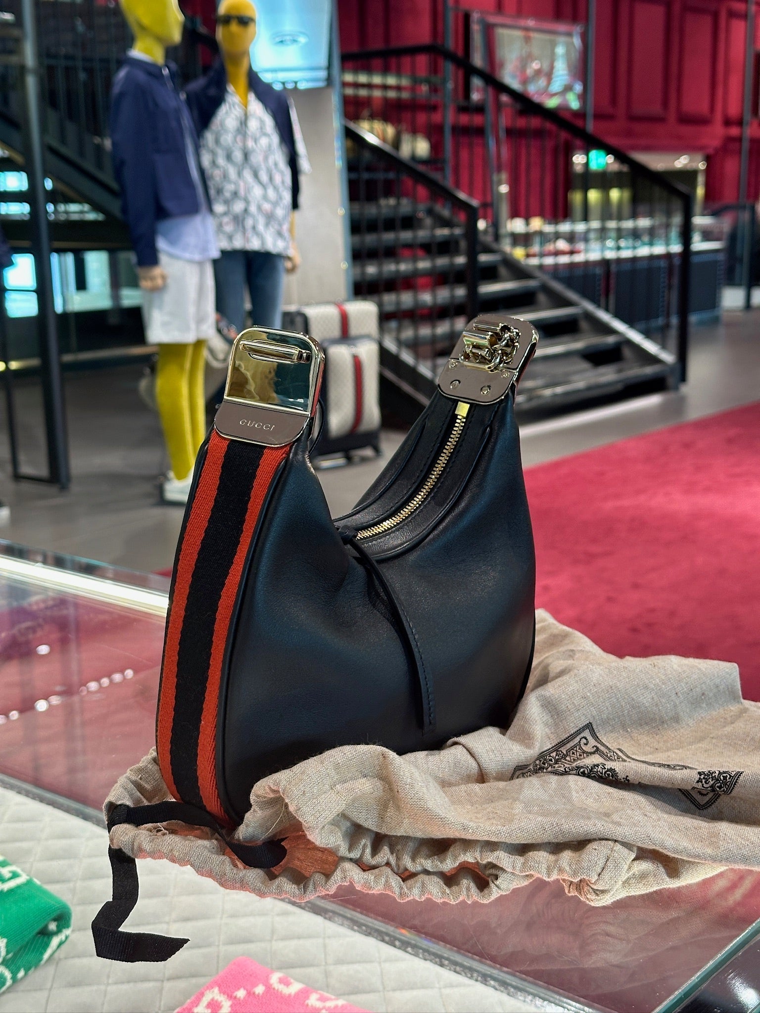 Gucci Attache leather handbag czarnaGucci