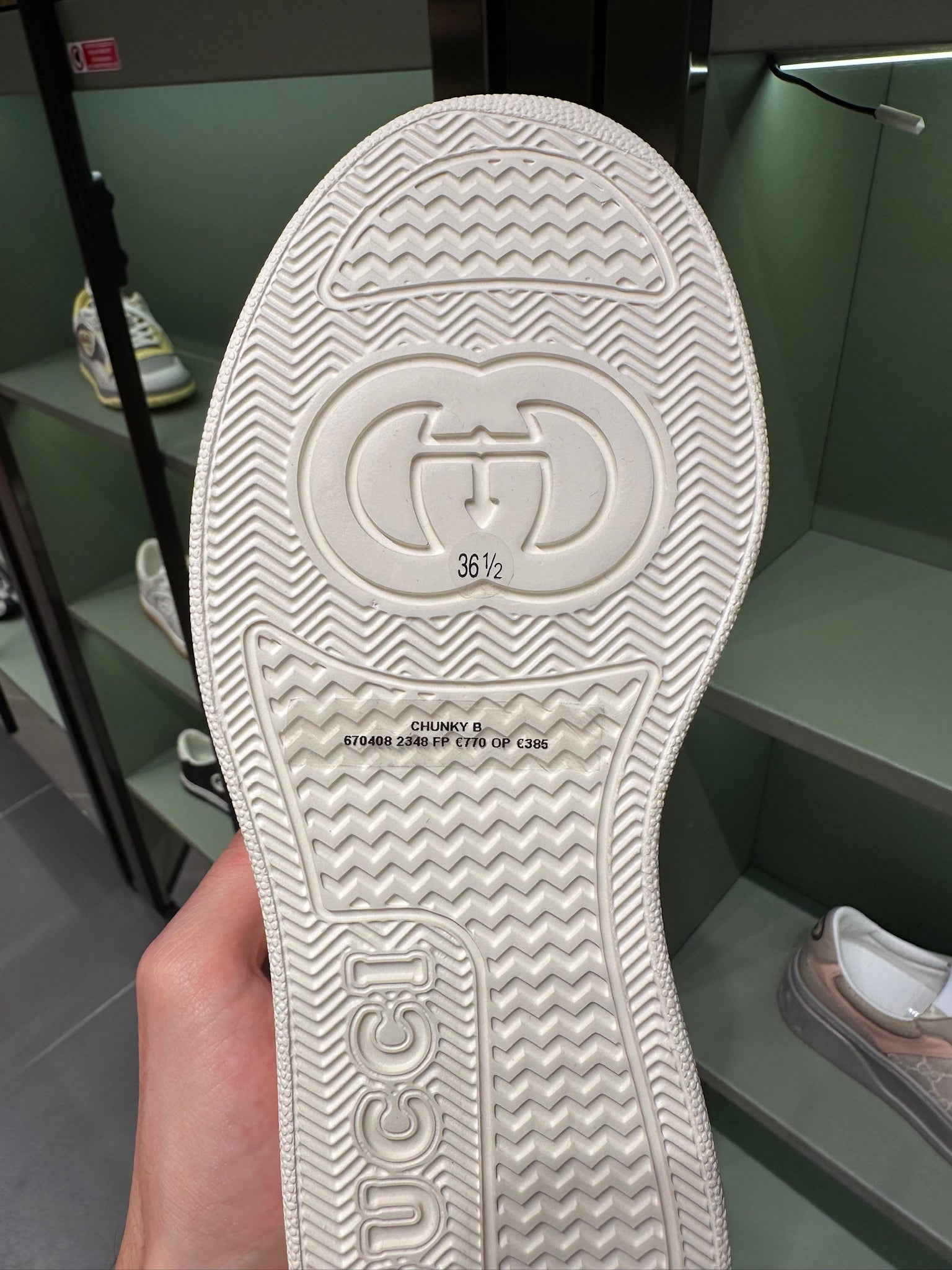Gucci Chunky BGucci
