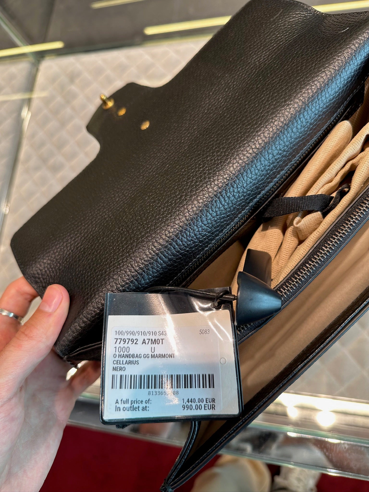 Gucci O Handbag GG MarmontGucci