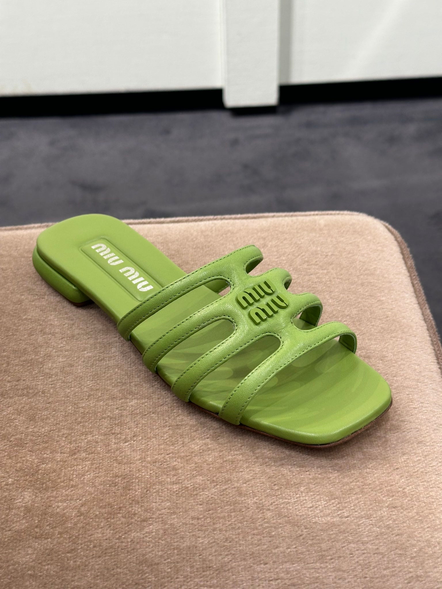 Miu Miu 5XX618Miu Miu