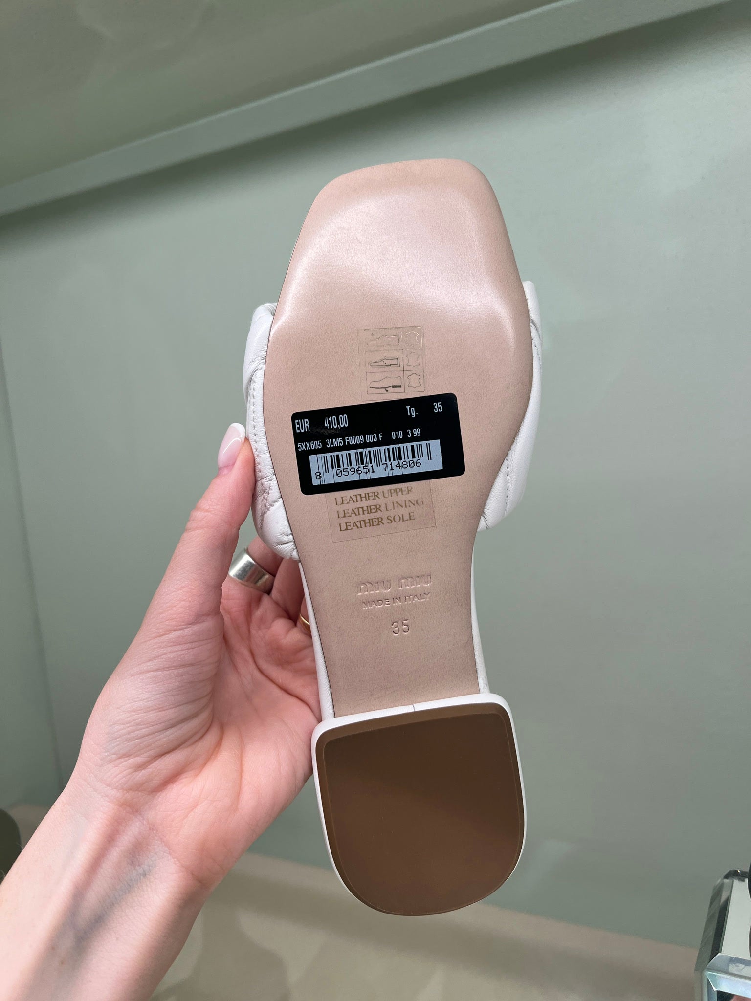 Miu Miu Ciabatte Logo Slides in Nappa Matelasse whiteMiu Miu