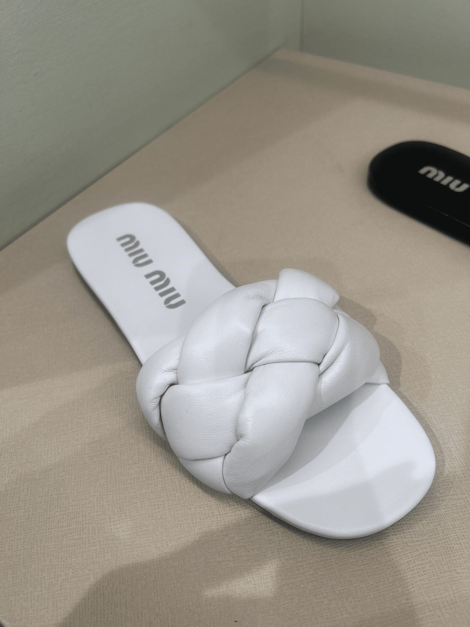 Miu Miu Damskie buty białe LYB F0009Miu Miu
