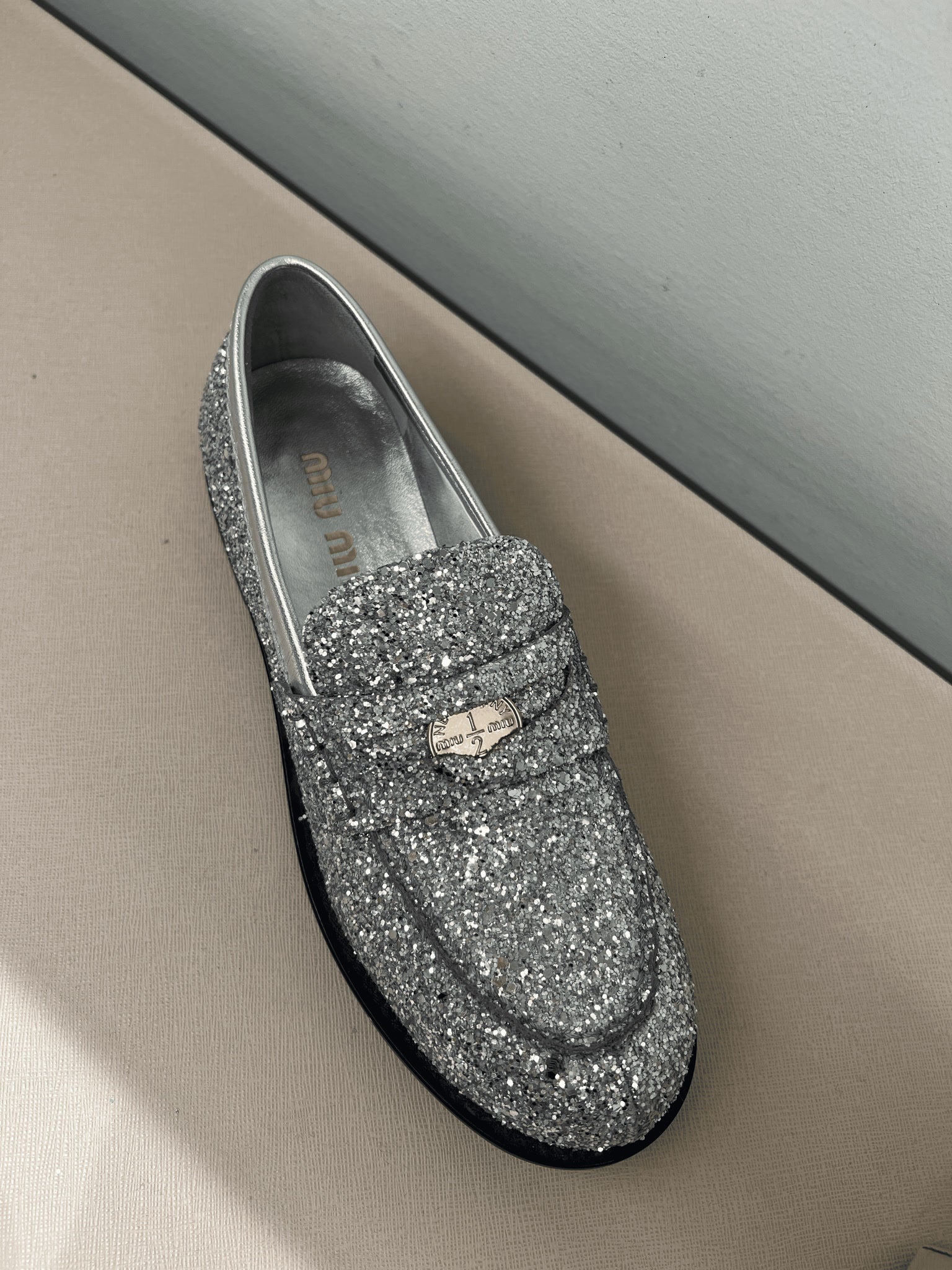 Miu Miu damskie buty srebrne 5D947DMiu Miu