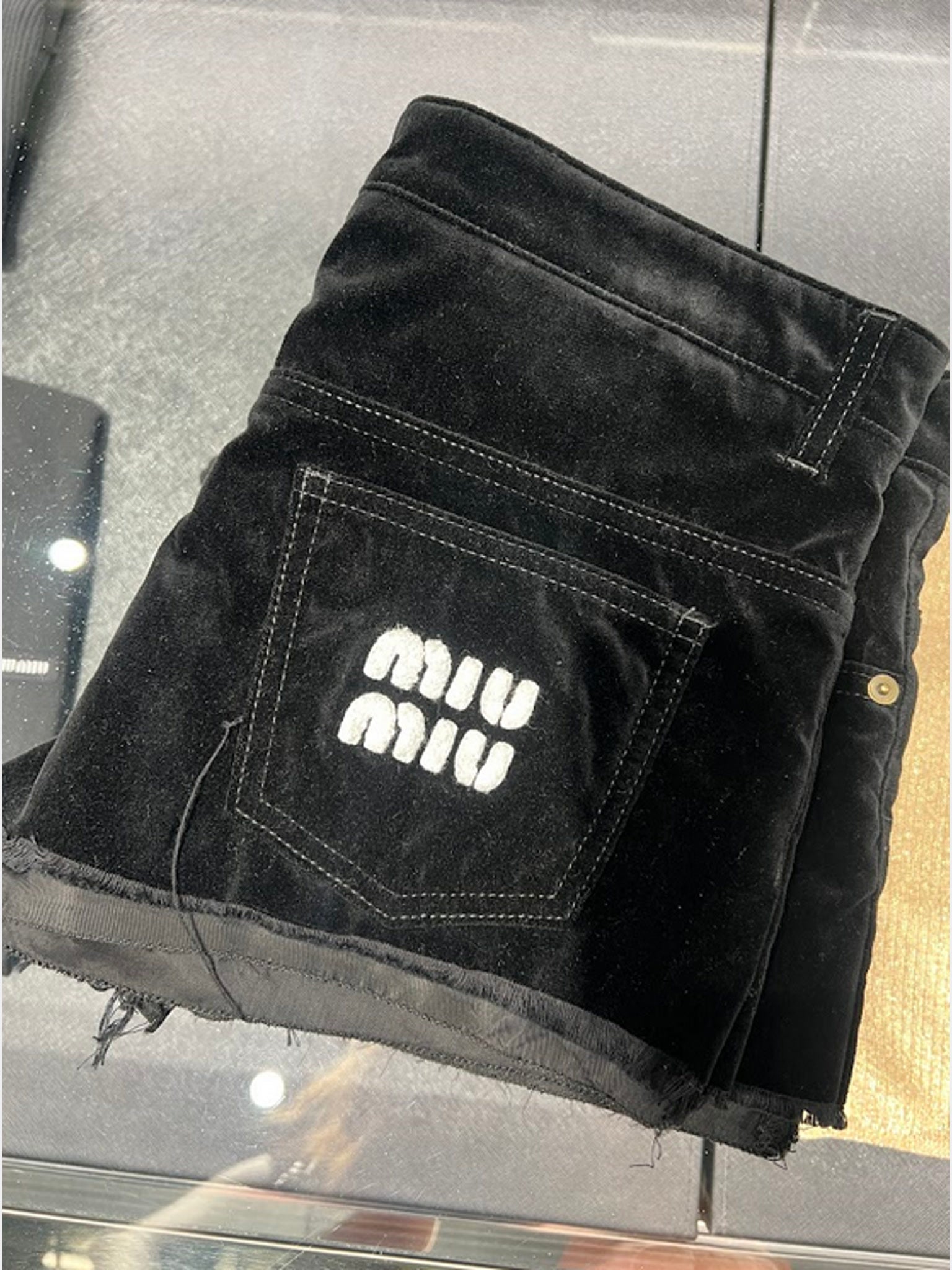 Miu Miu Damskie krótkie spodenki czarne 17236 F0002 004OMiu Miu