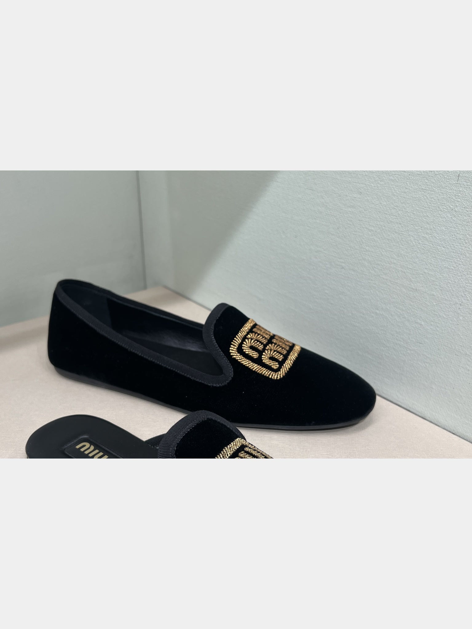 Miu Miu embroidered - logo slippers blackMiu Miu