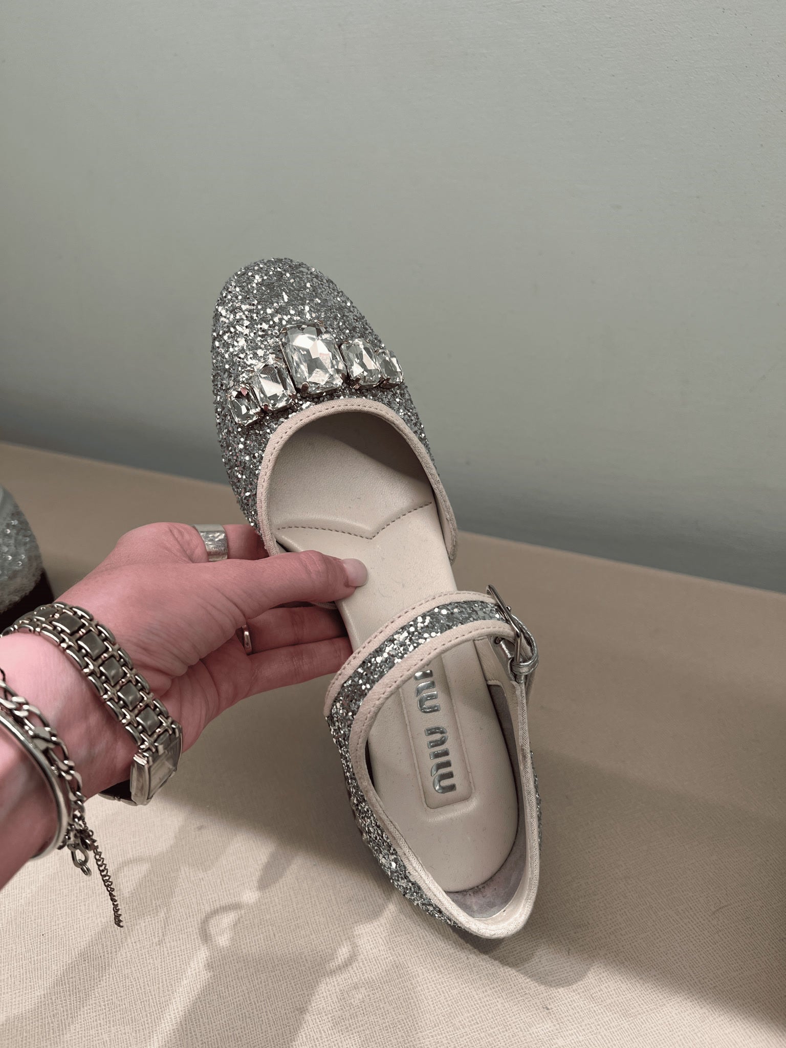 Miu Miu srebrne buty damskie 51992DMiu Miu