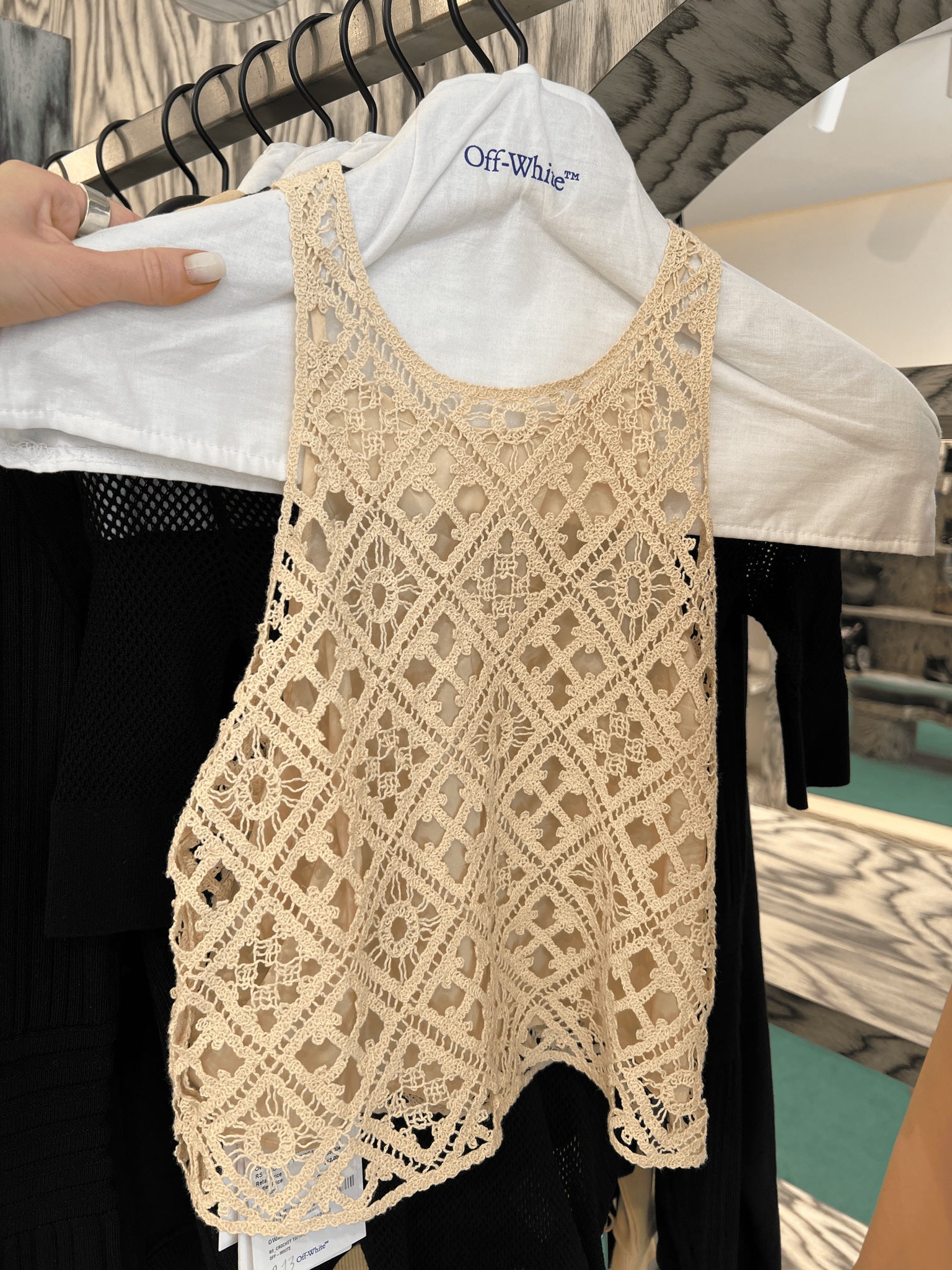 Off - White Damski top na szydełku kremowyOff - white