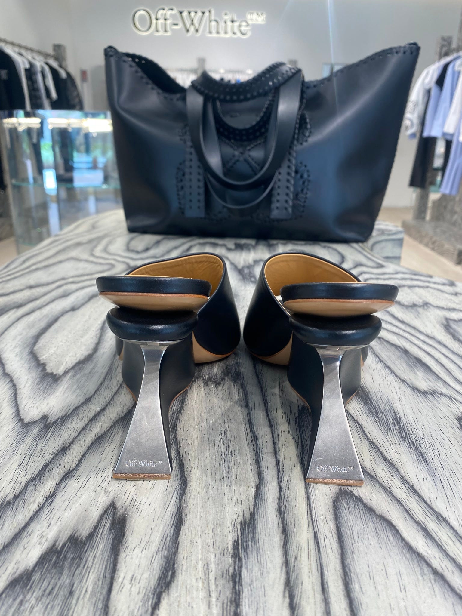 Off - White Damskie Klapki Czarne SkórzaneOff - white