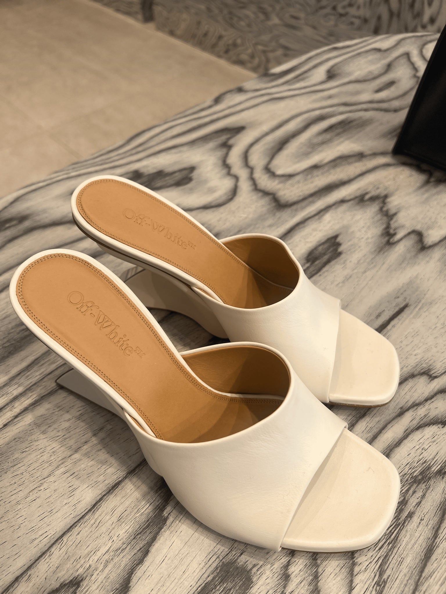 Off - White Damskie mule skórzane białeOff - white
