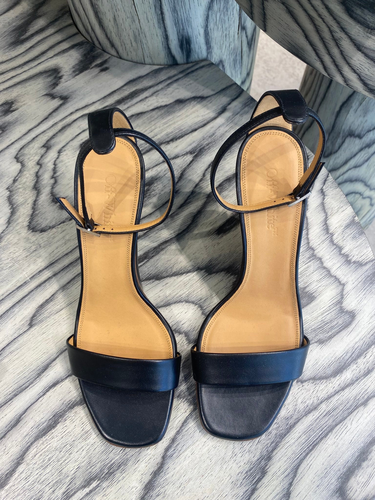 Off - White Damskie sandały na koturnie czarneOff - white