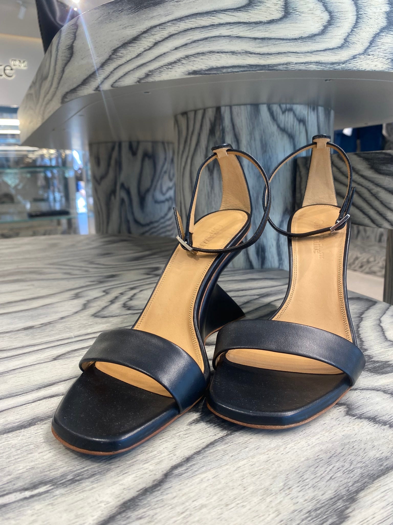 Off - White Damskie sandały na koturnie czarneOff - white