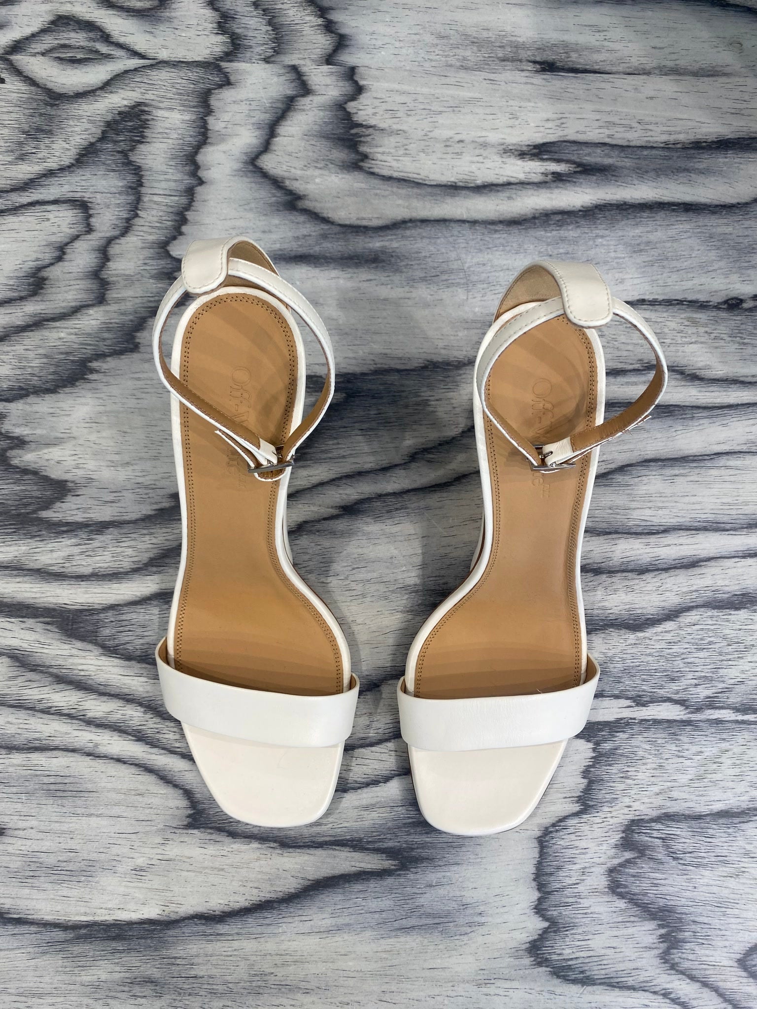 Off - White Damskie sandały na koturnie skórzaneOff - white