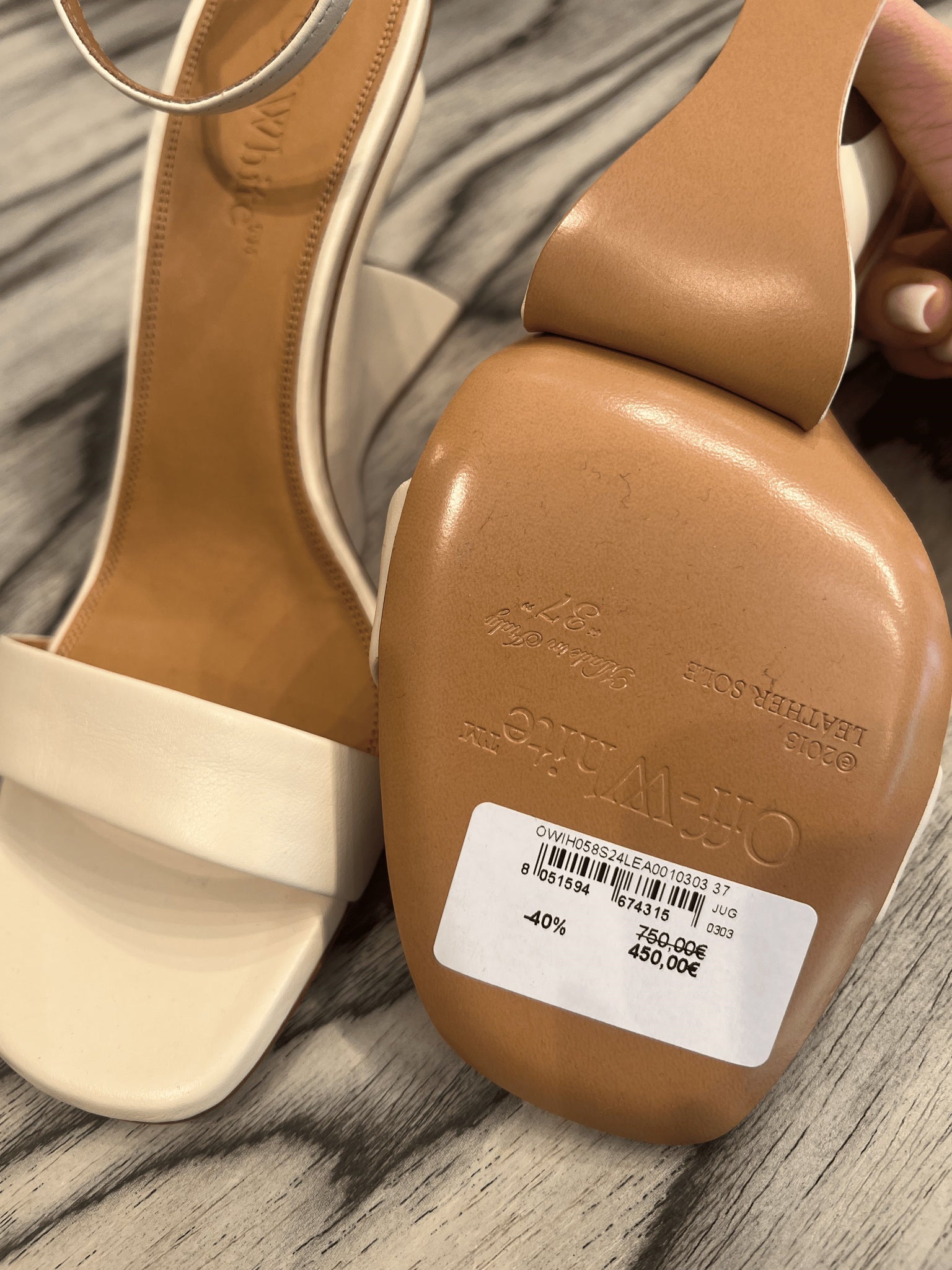Off - White Damskie sandały skórzane kremoweOff - white