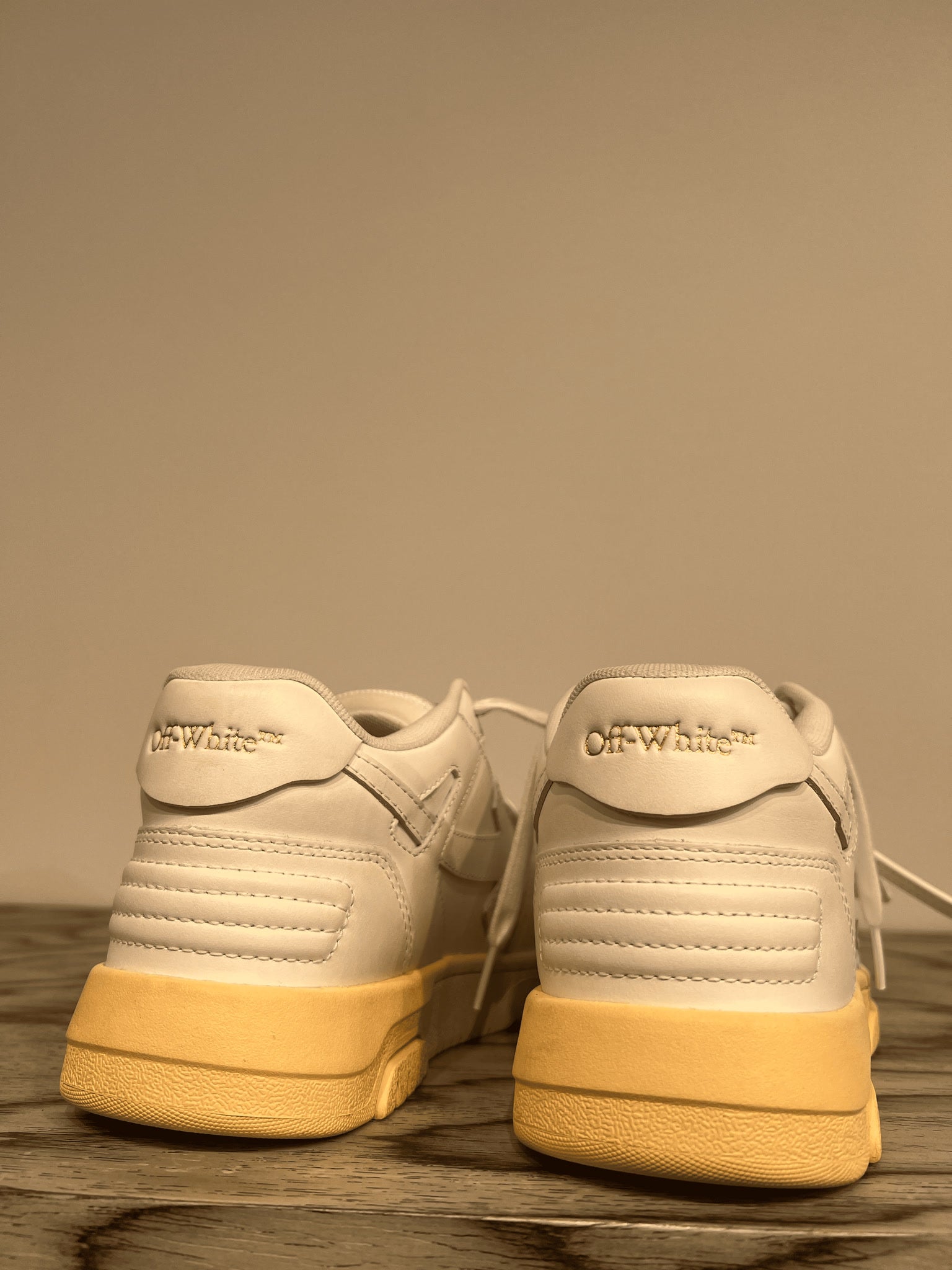 Off - White Damskie sneakersy białe skórzaneOff - white