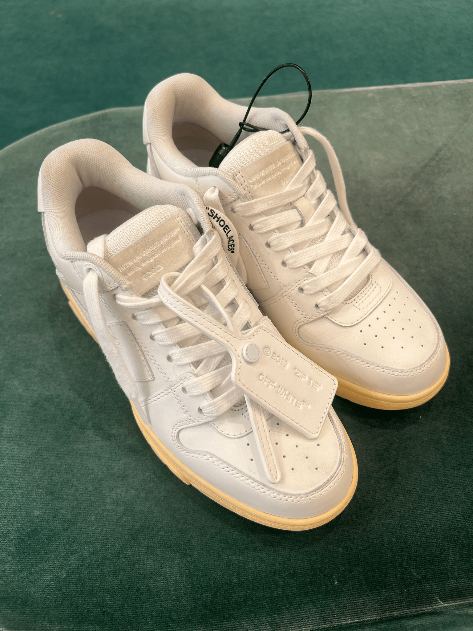 Off - White Damskie sneakersy białe skórzaneOff - white