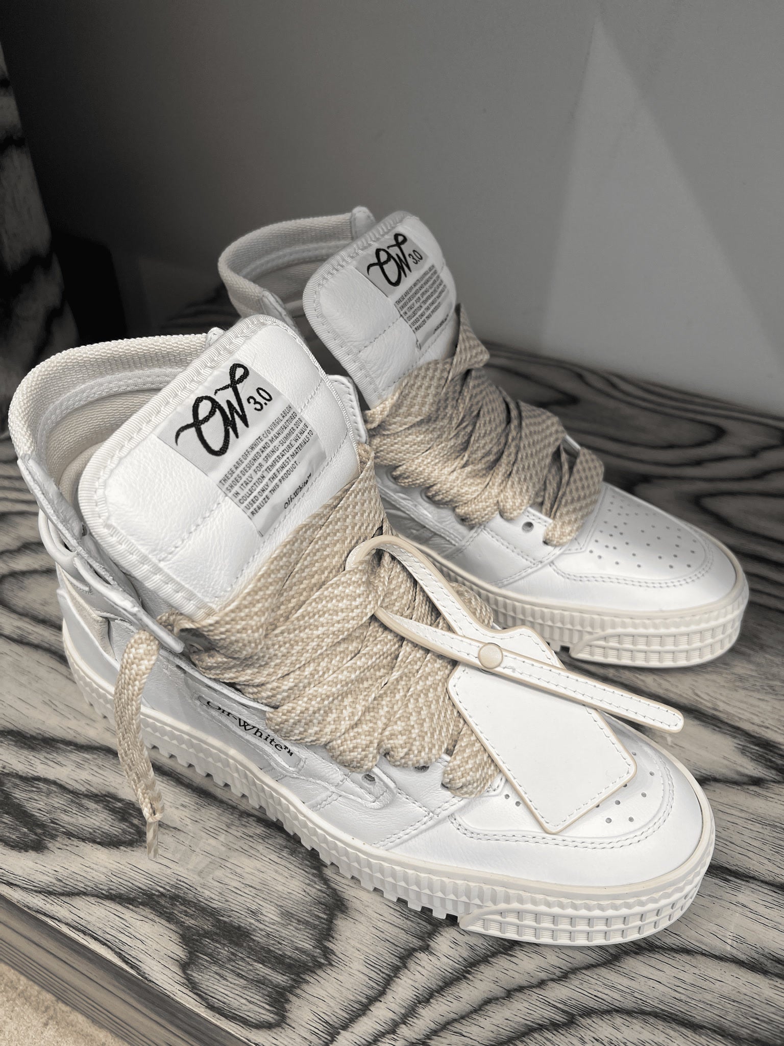 Off - White Damskie sneakersy białe skórzaneOff - white