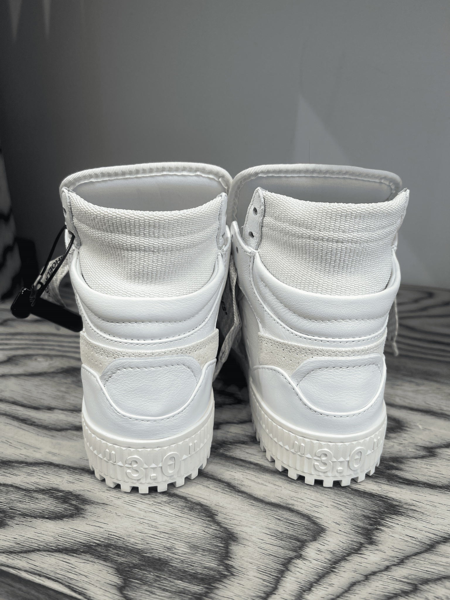 Off - White Damskie sneakersy białe skórzaneOff - white
