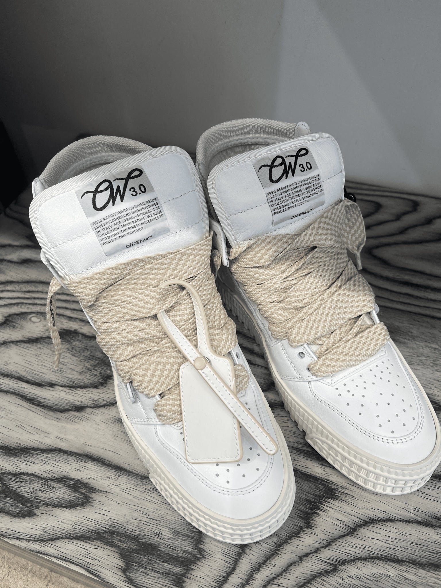 Off - White Damskie sneakersy białe skórzaneOff - white